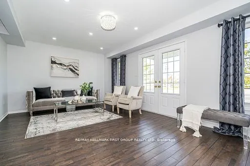 527 Rossland Road E