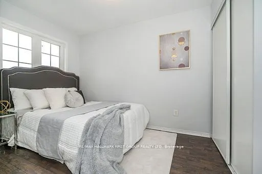 527 Rossland Road E