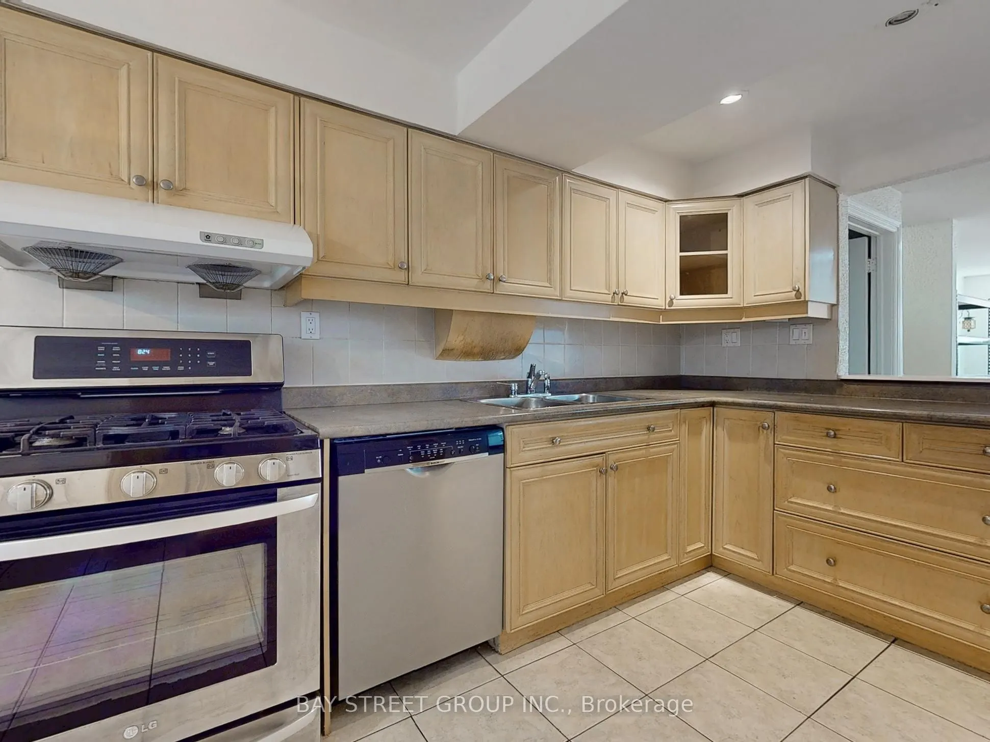 69 Fairglen Avenue
