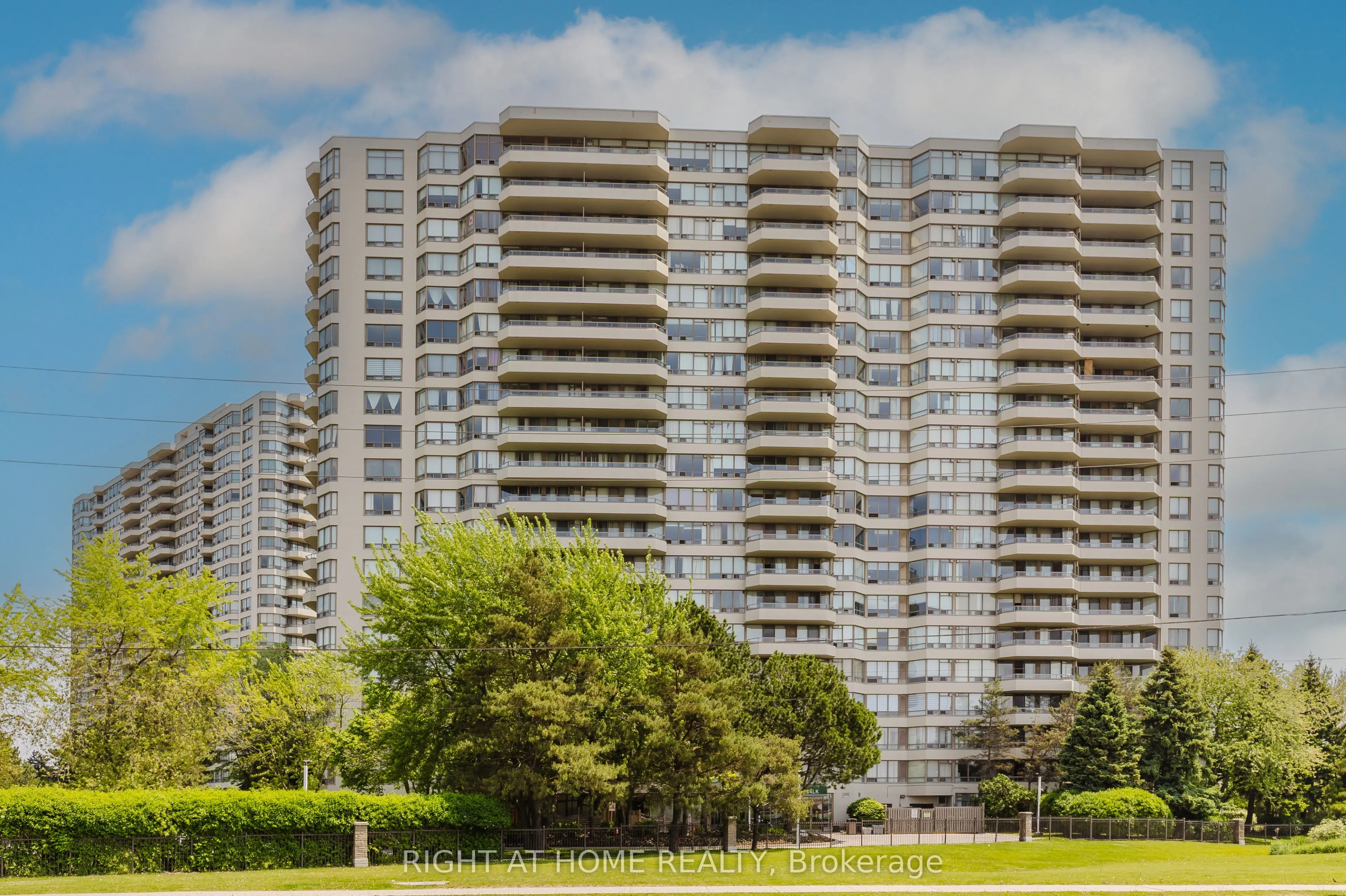 1 Greystone Walk Drive, #1690