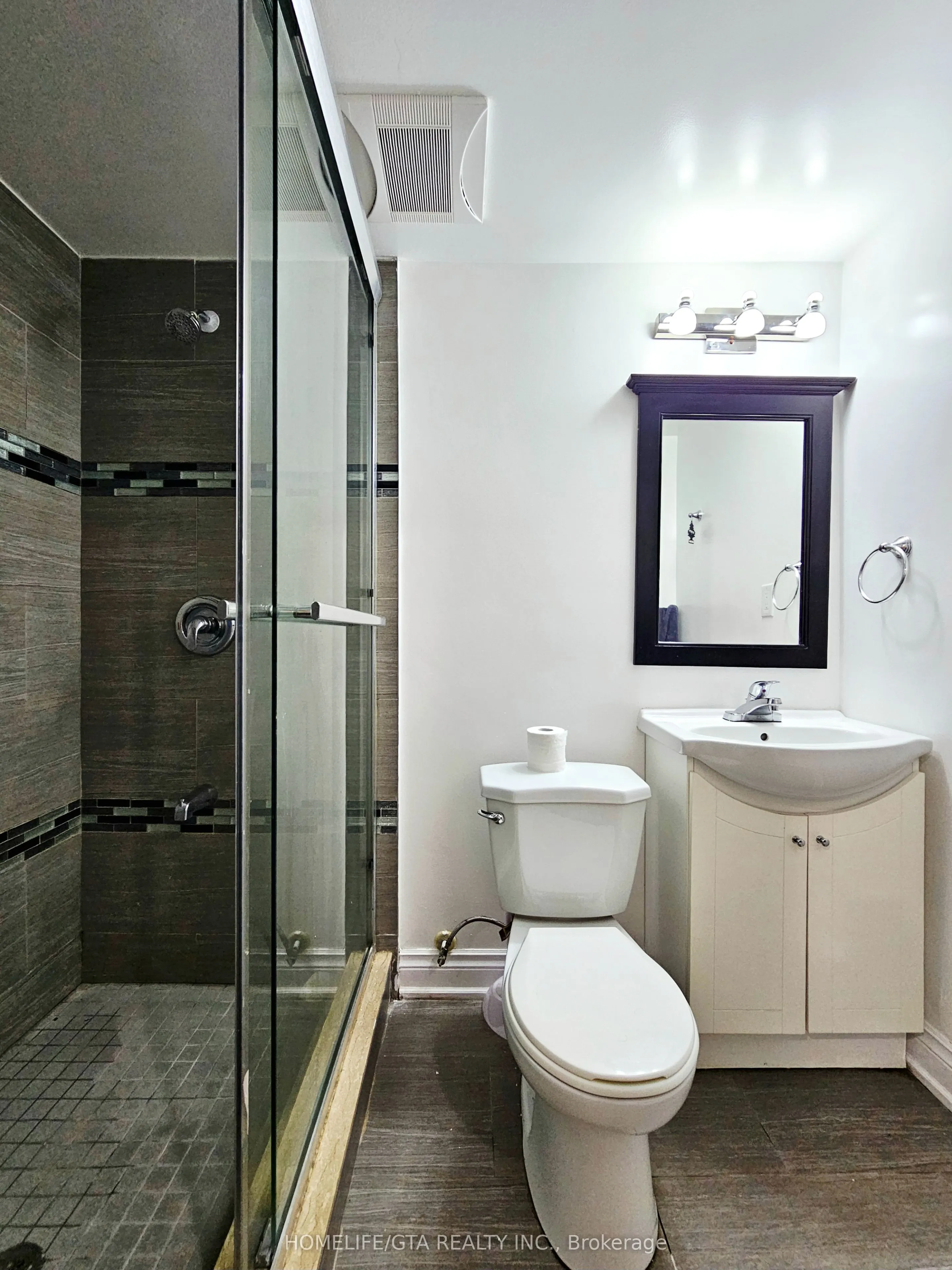 24 Bradstone Square