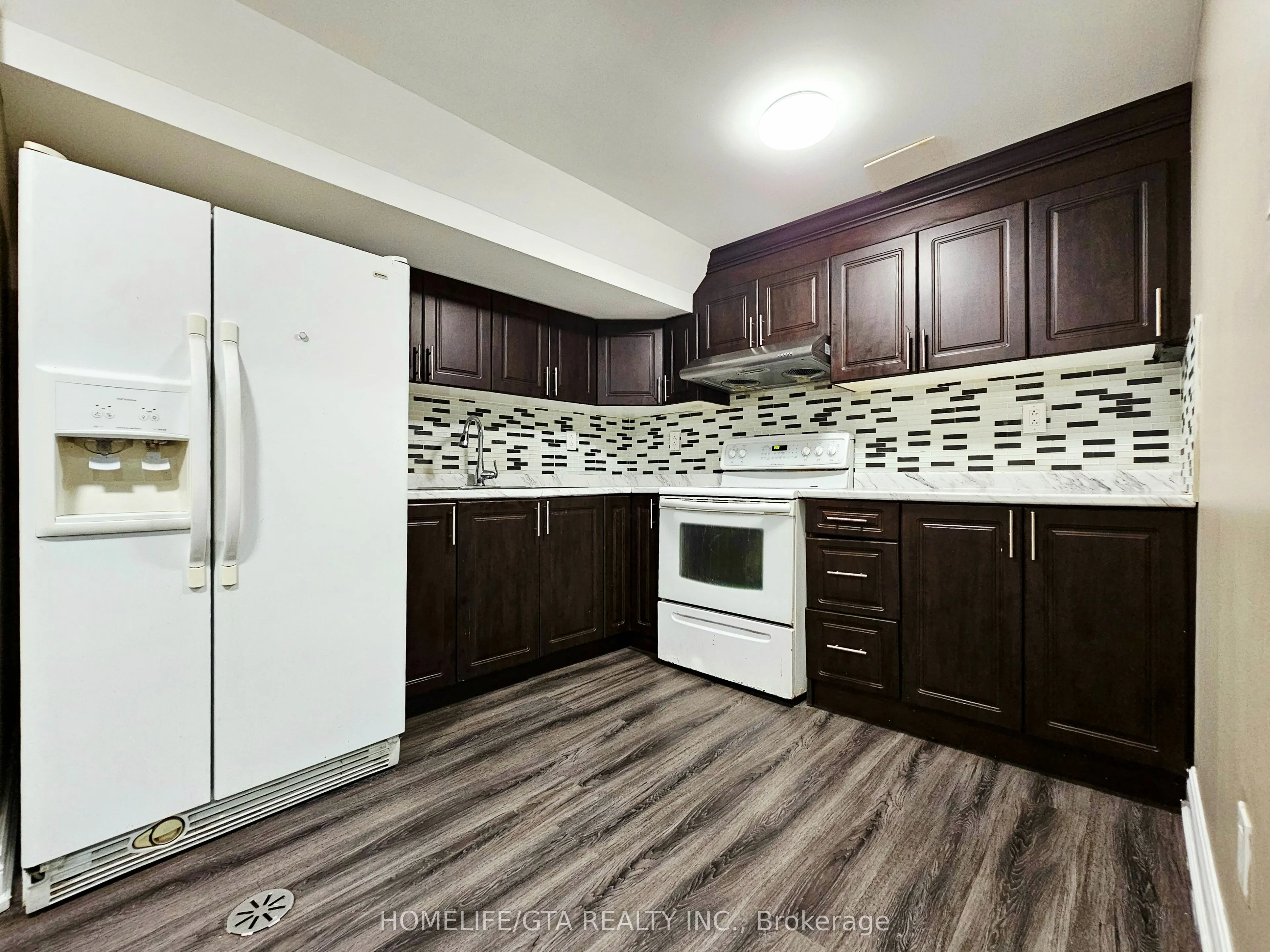 24 Bradstone Square