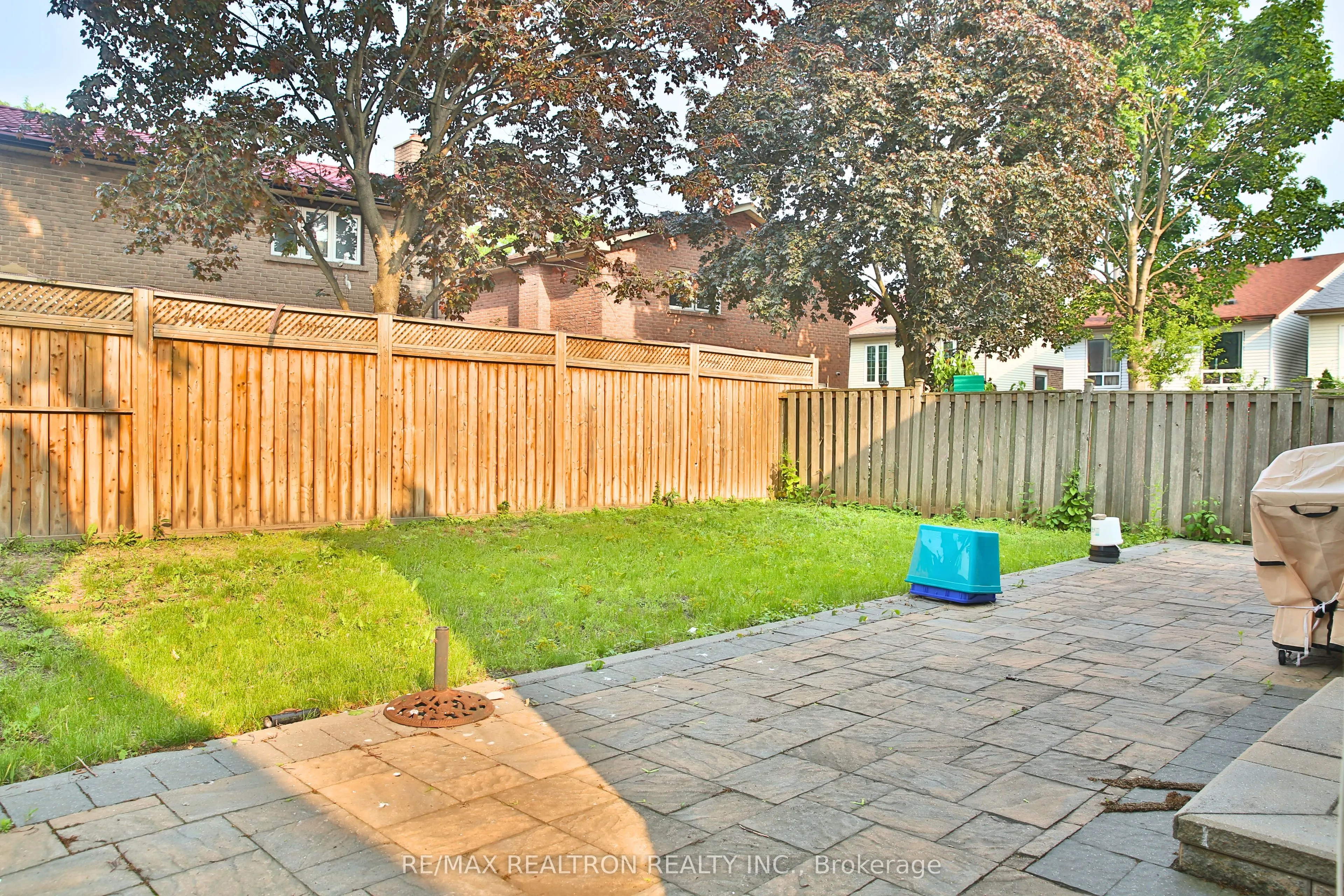 5 Braymore Boulevard