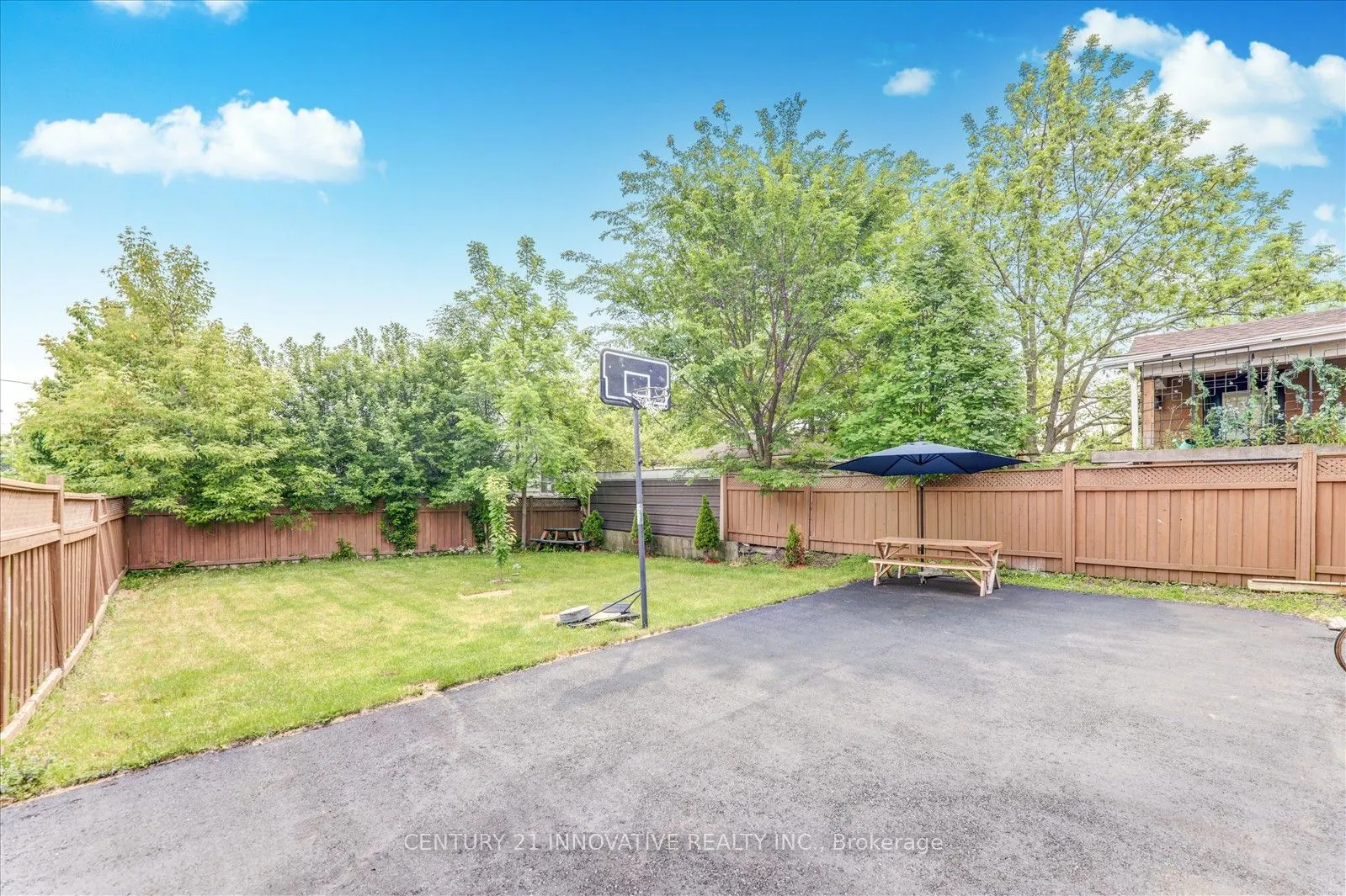 183 Ritson Road S