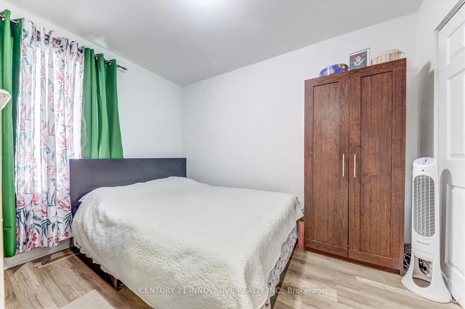 183 Ritson Road S