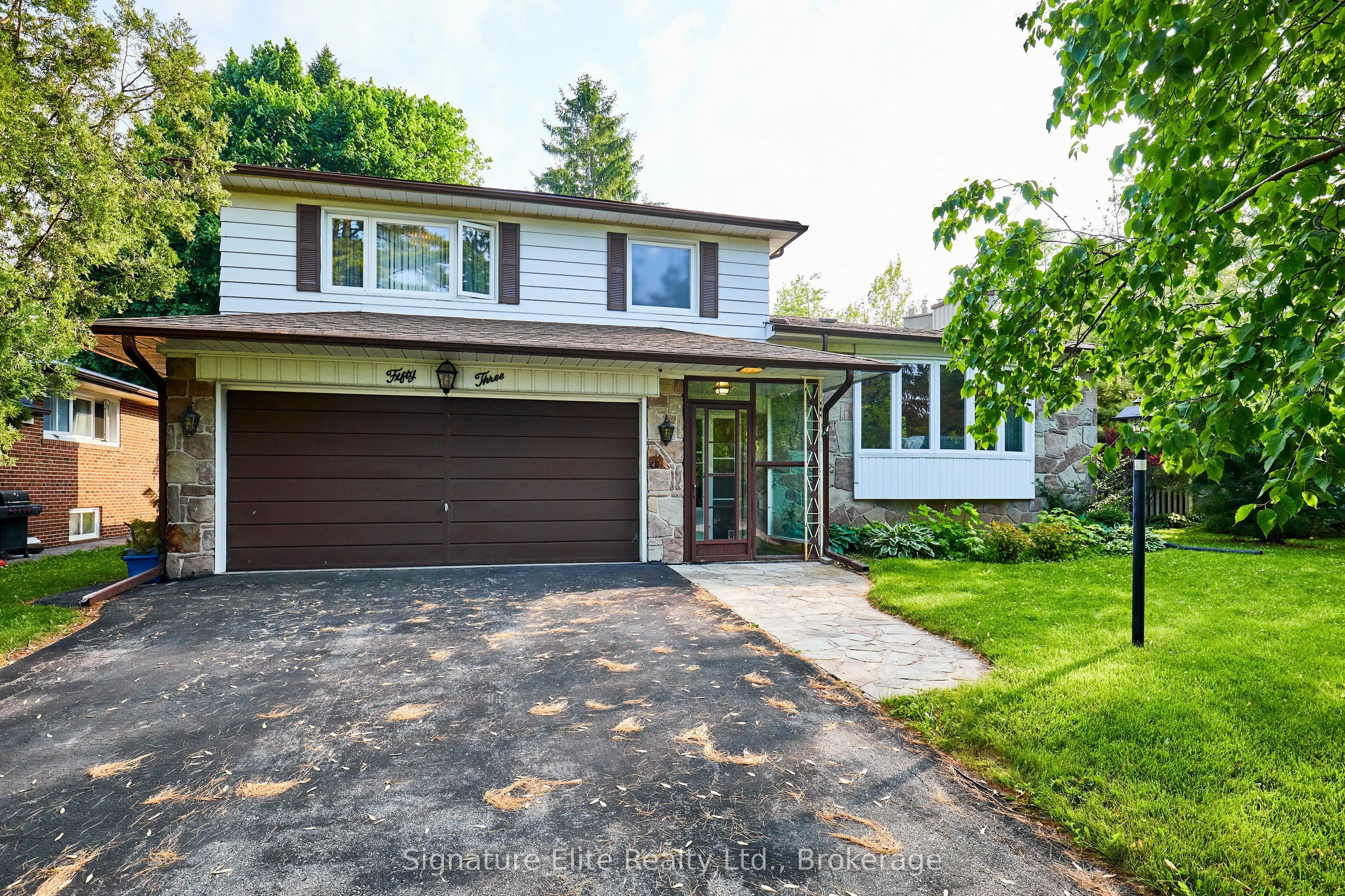 53 Regency Square