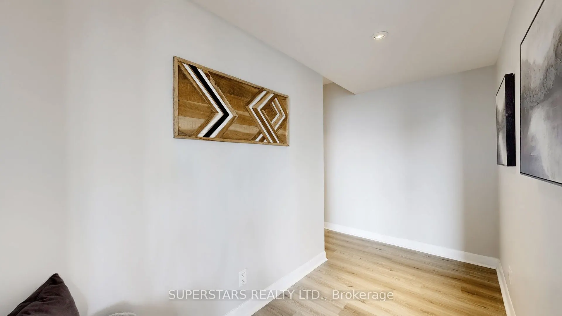25 Town Centre Court, #1608
