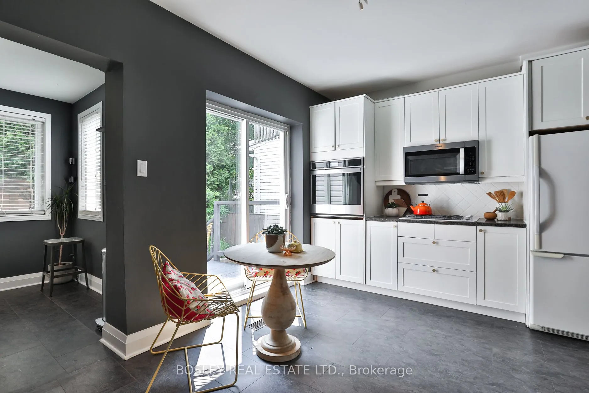 9 Prust Avenue