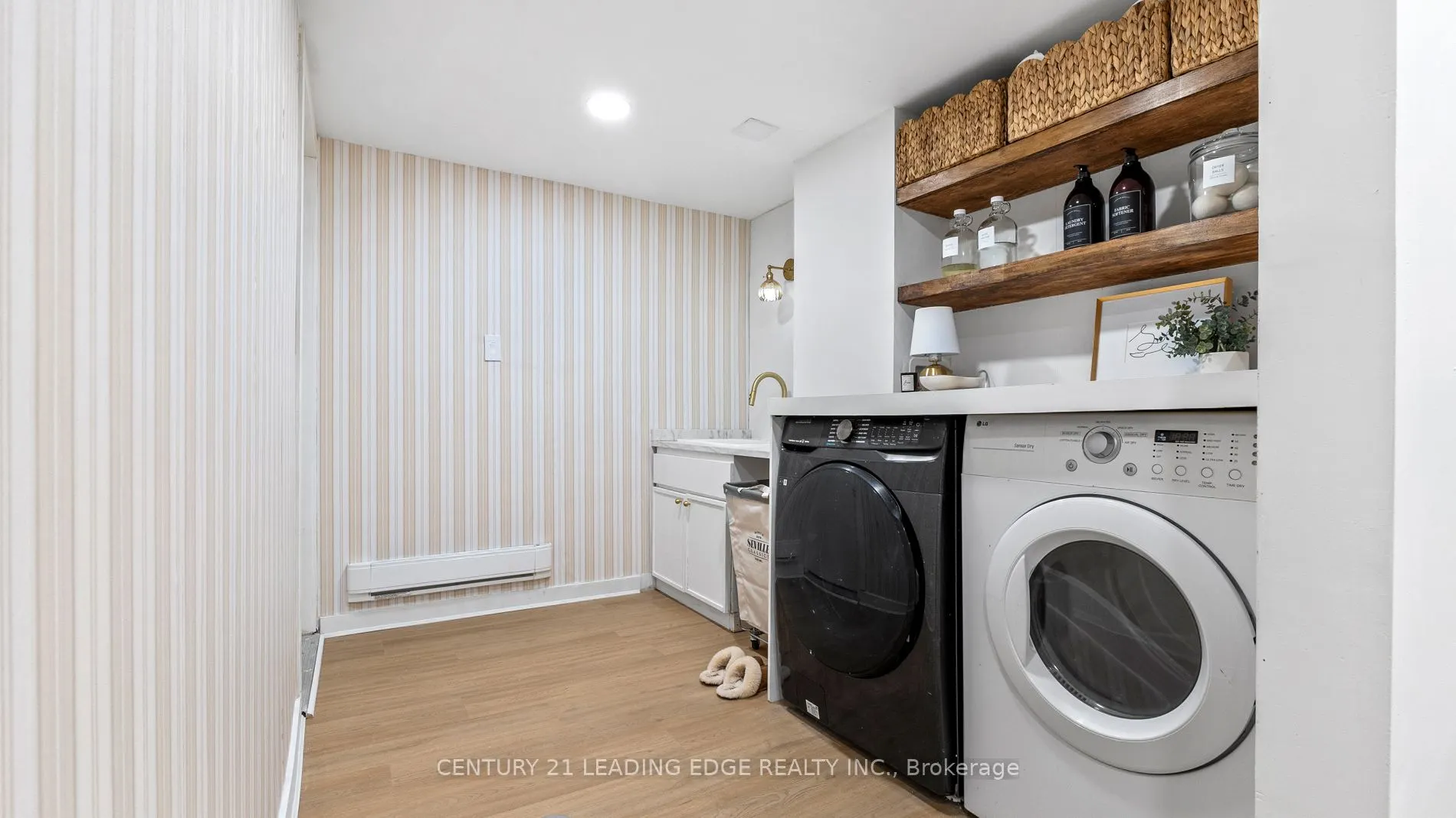909 King Street W, #6