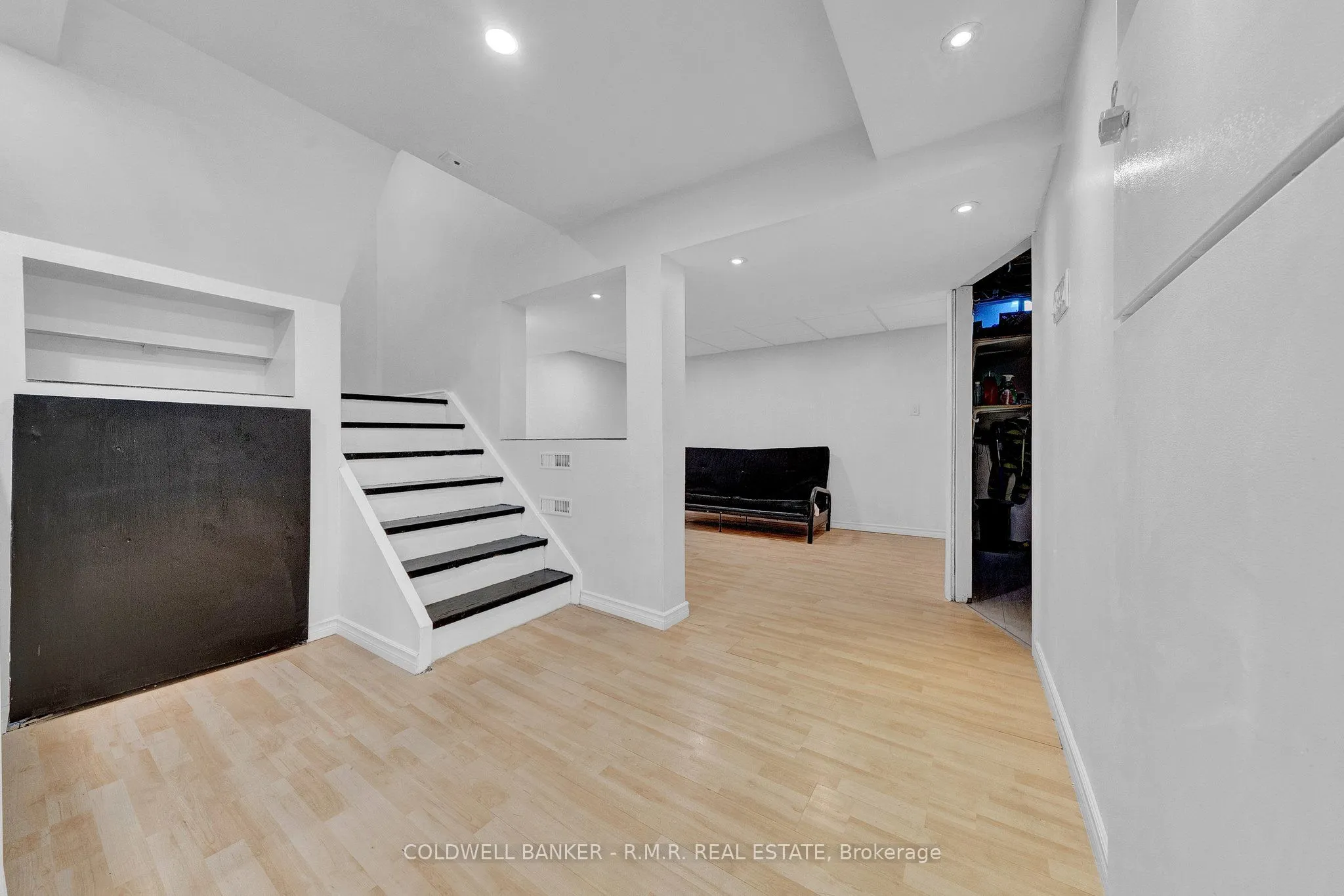 486 Neptune Court