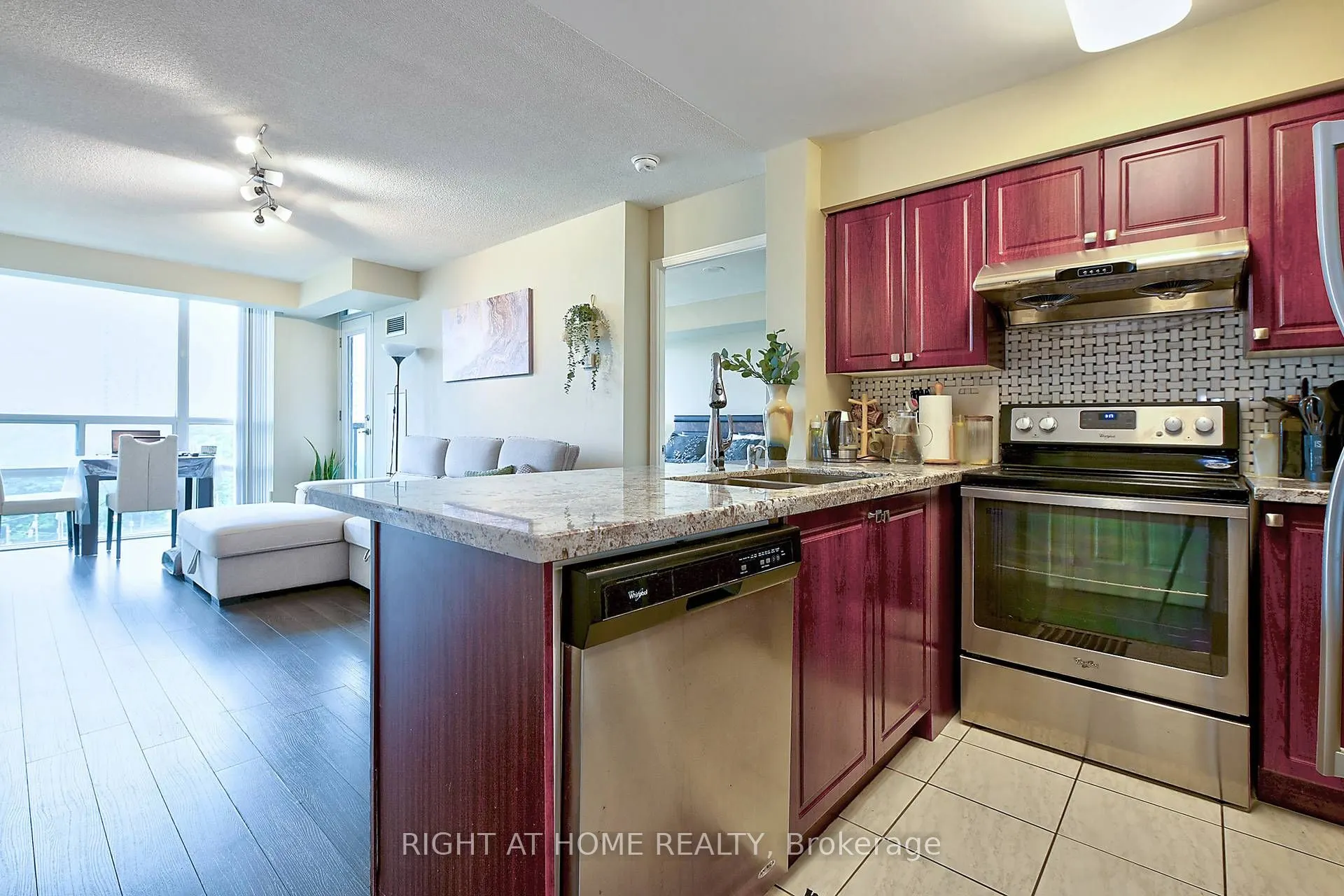 68 Grangeway Avenue #1612