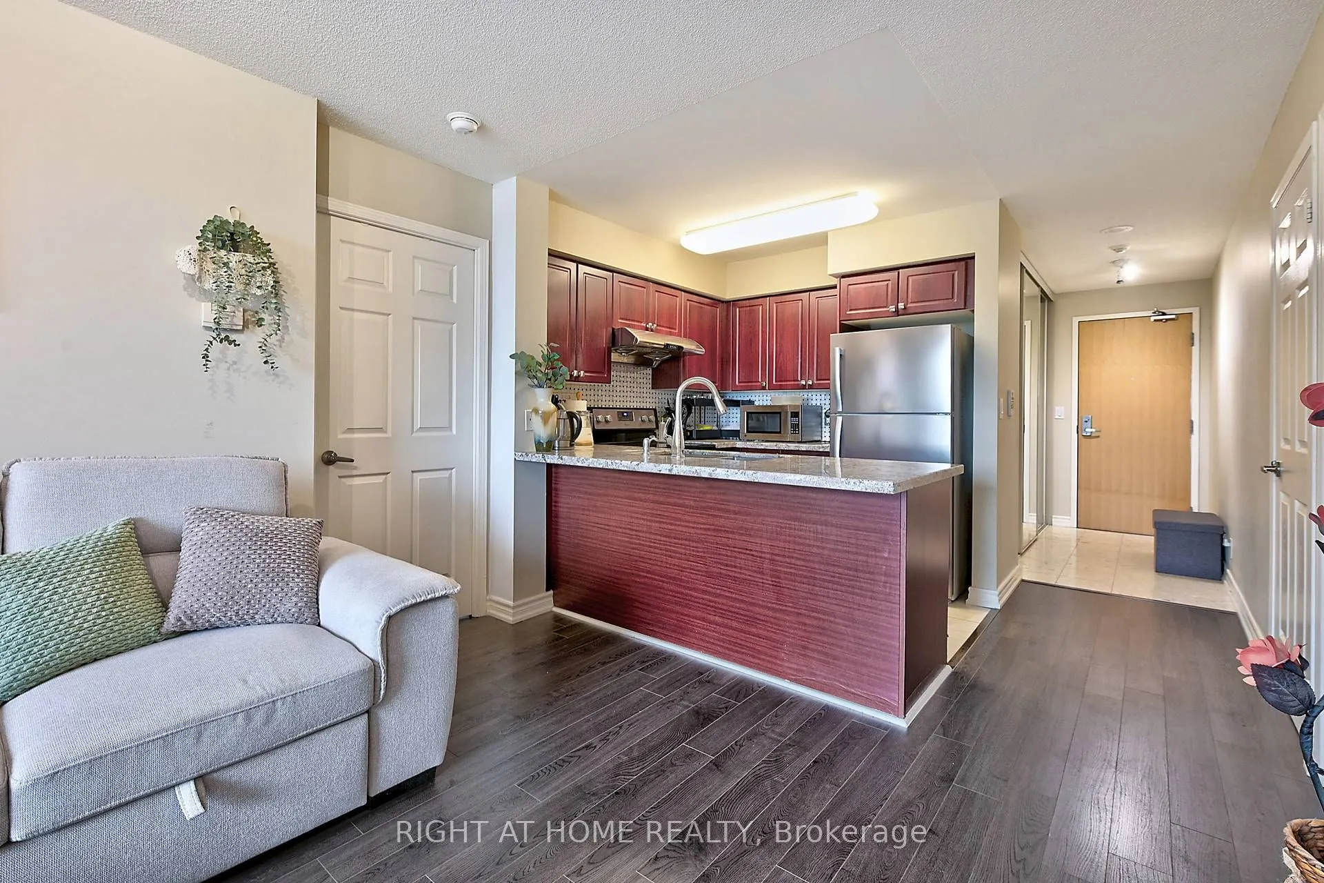 68 Grangeway Avenue #1612