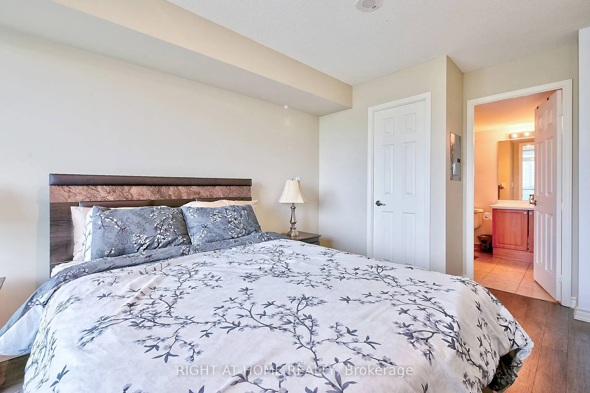 68 Grangeway Avenue #1612