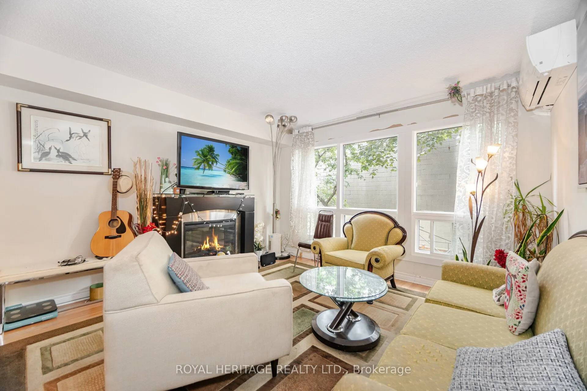 1209 Queen Street E, #39