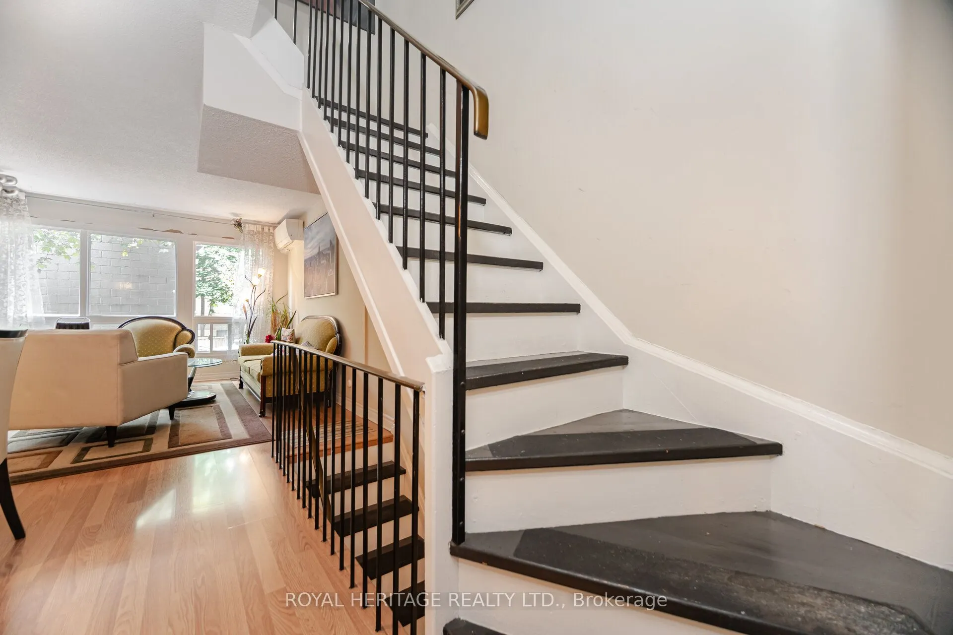1209 Queen Street E, #39