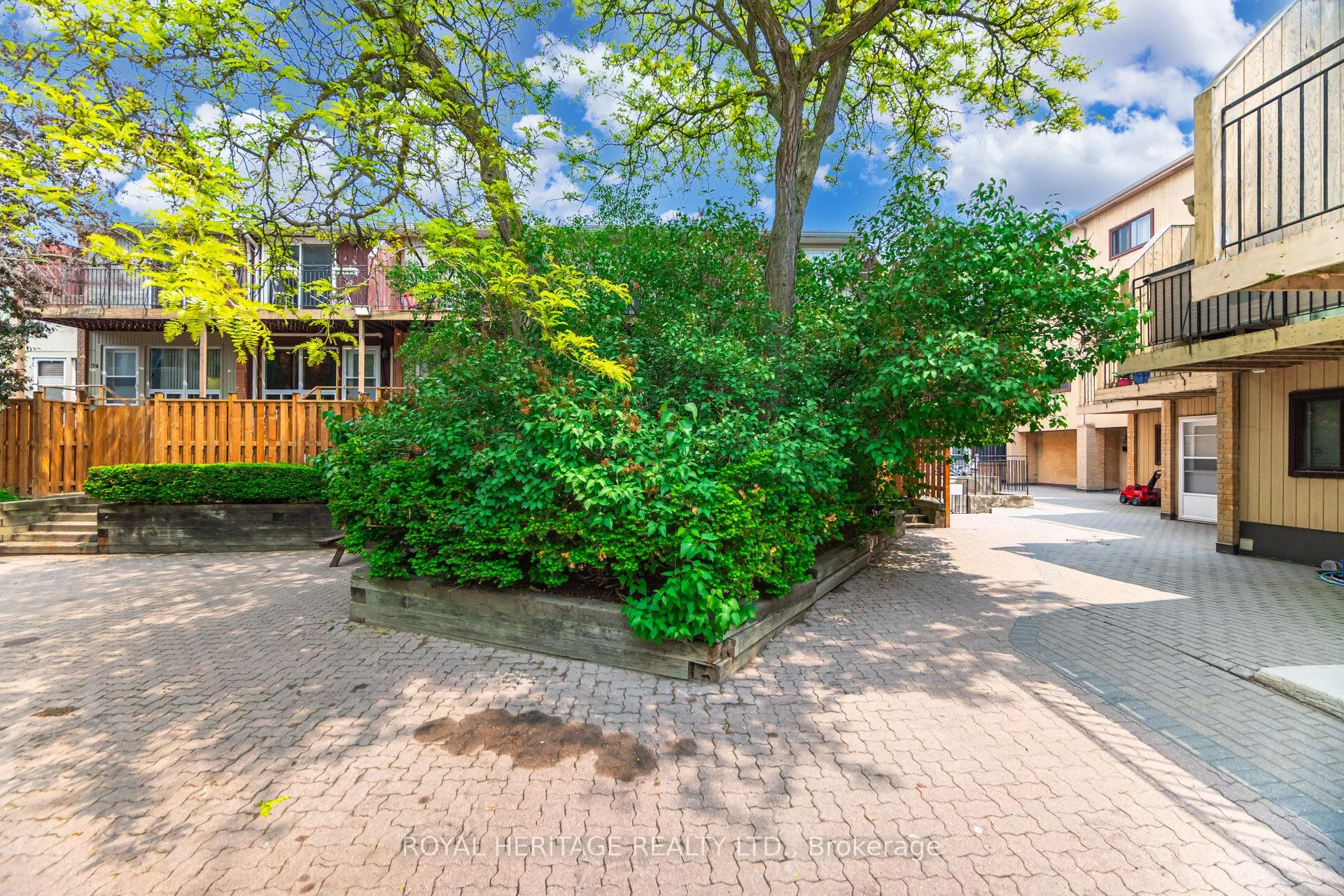 1209 Queen Street E, #39