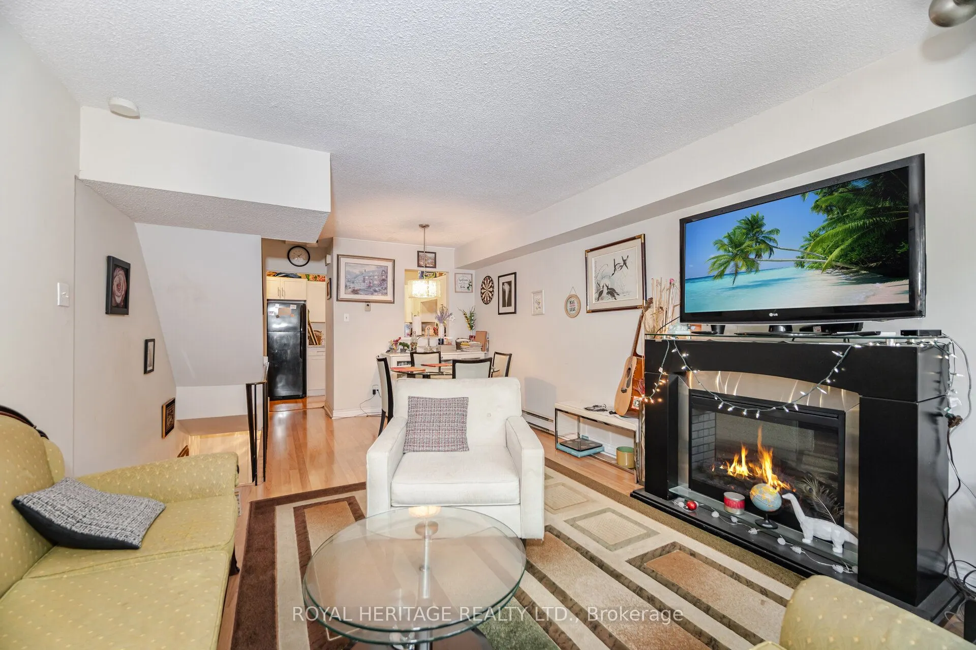 1209 Queen Street E, #39