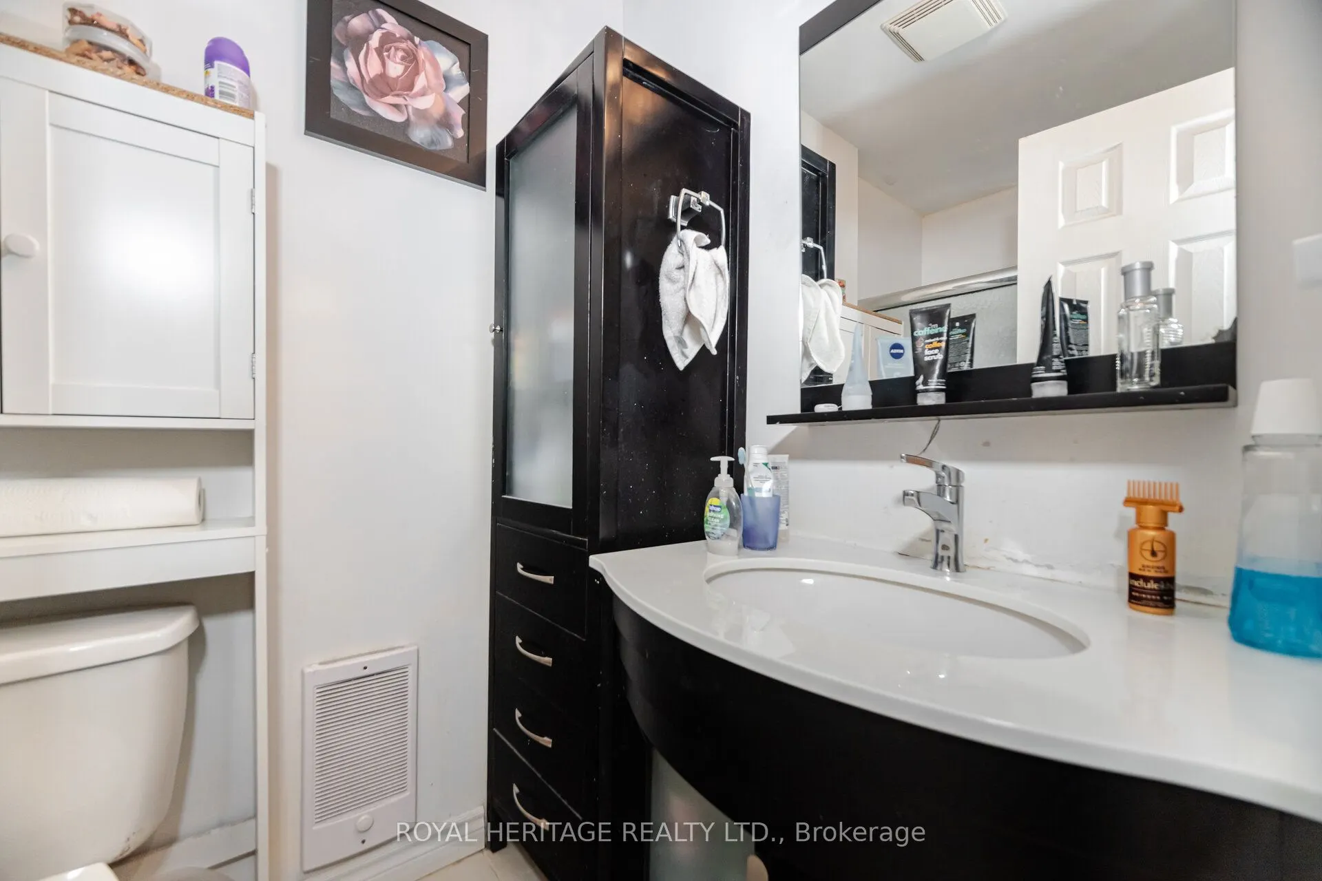 1209 Queen Street E, #39