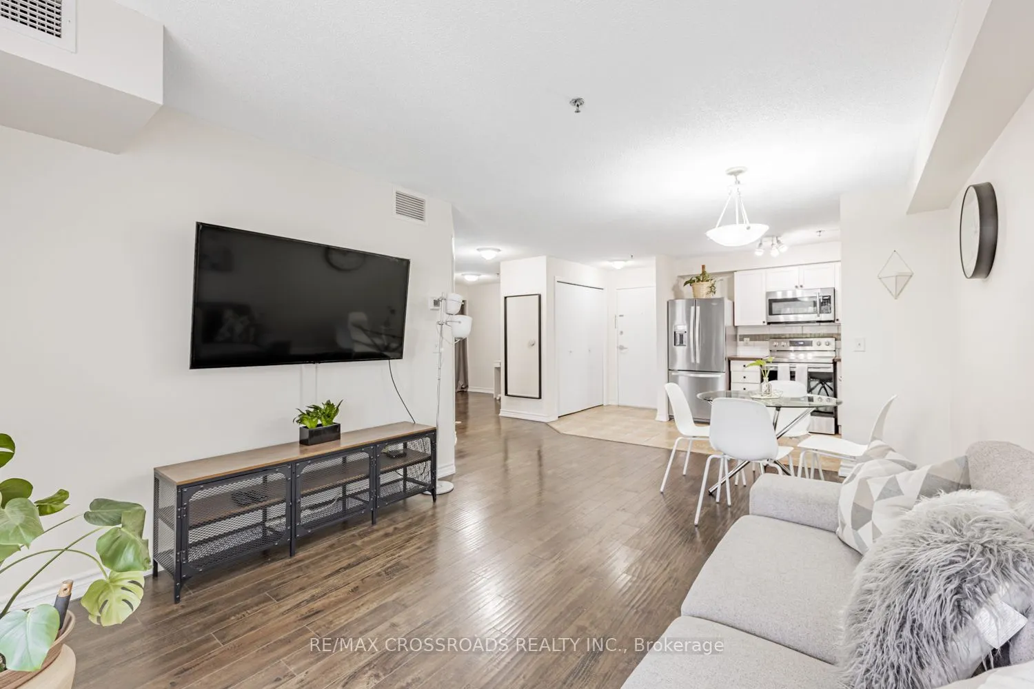684 Warden Avenue, #312