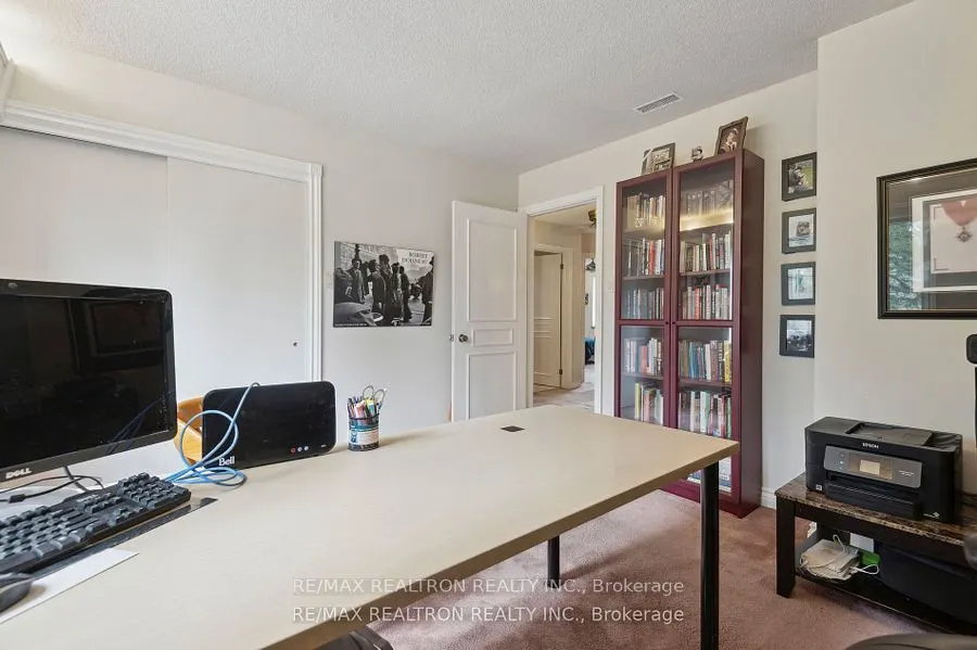 6 Redland Crescent E