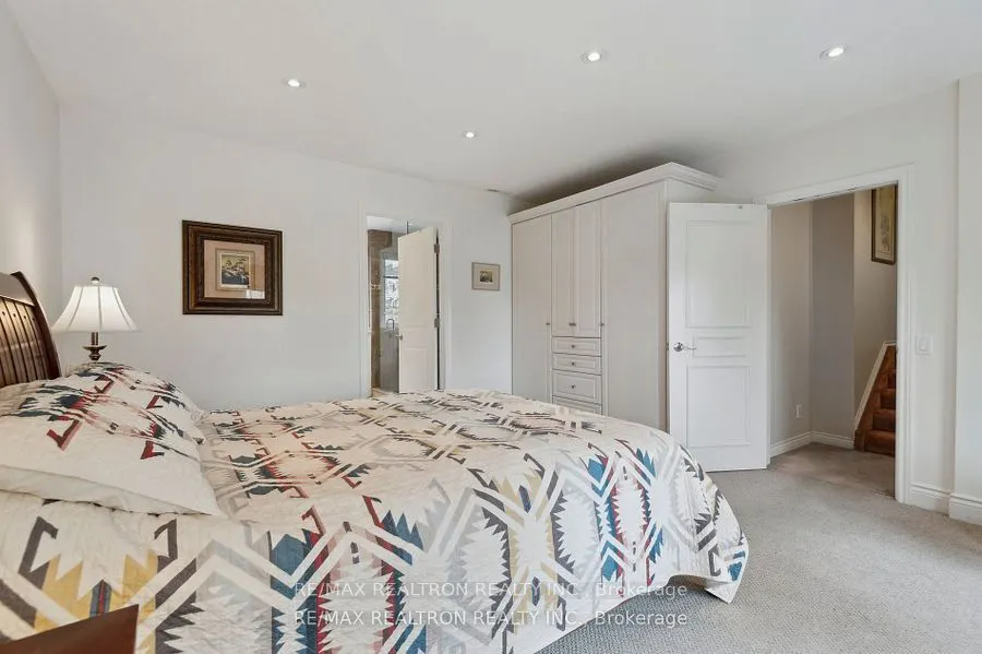6 Redland Crescent E