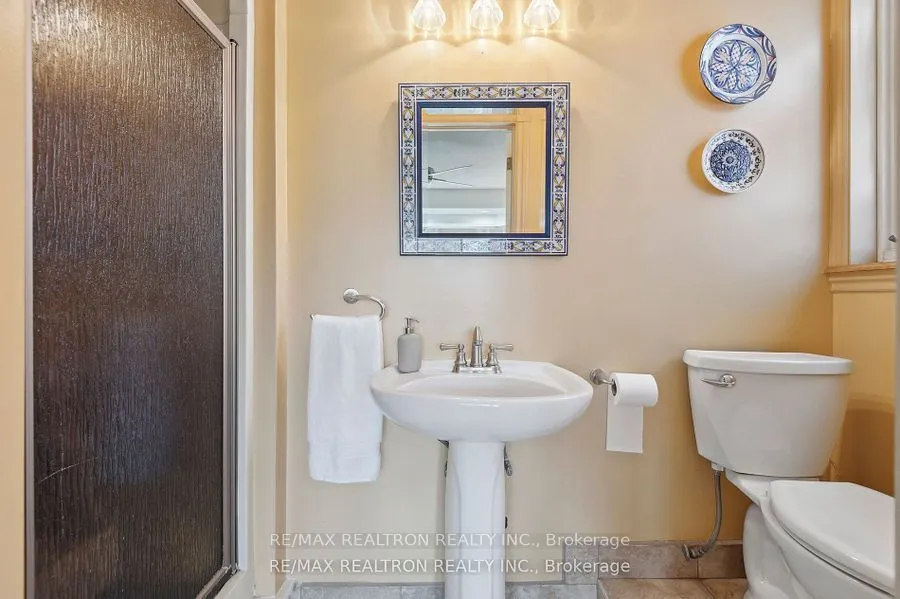 6 Redland Crescent E