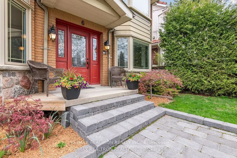 6 Redland Crescent E