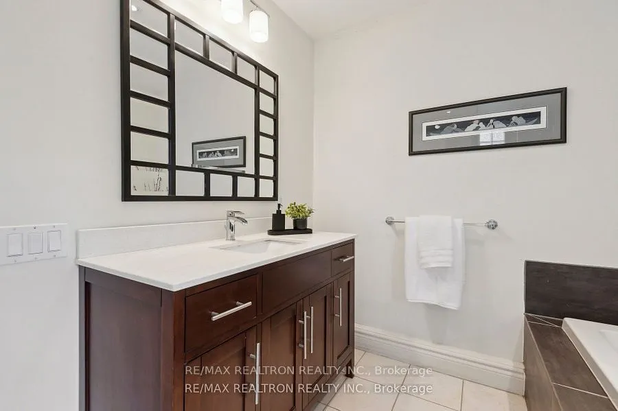 6 Redland Crescent E