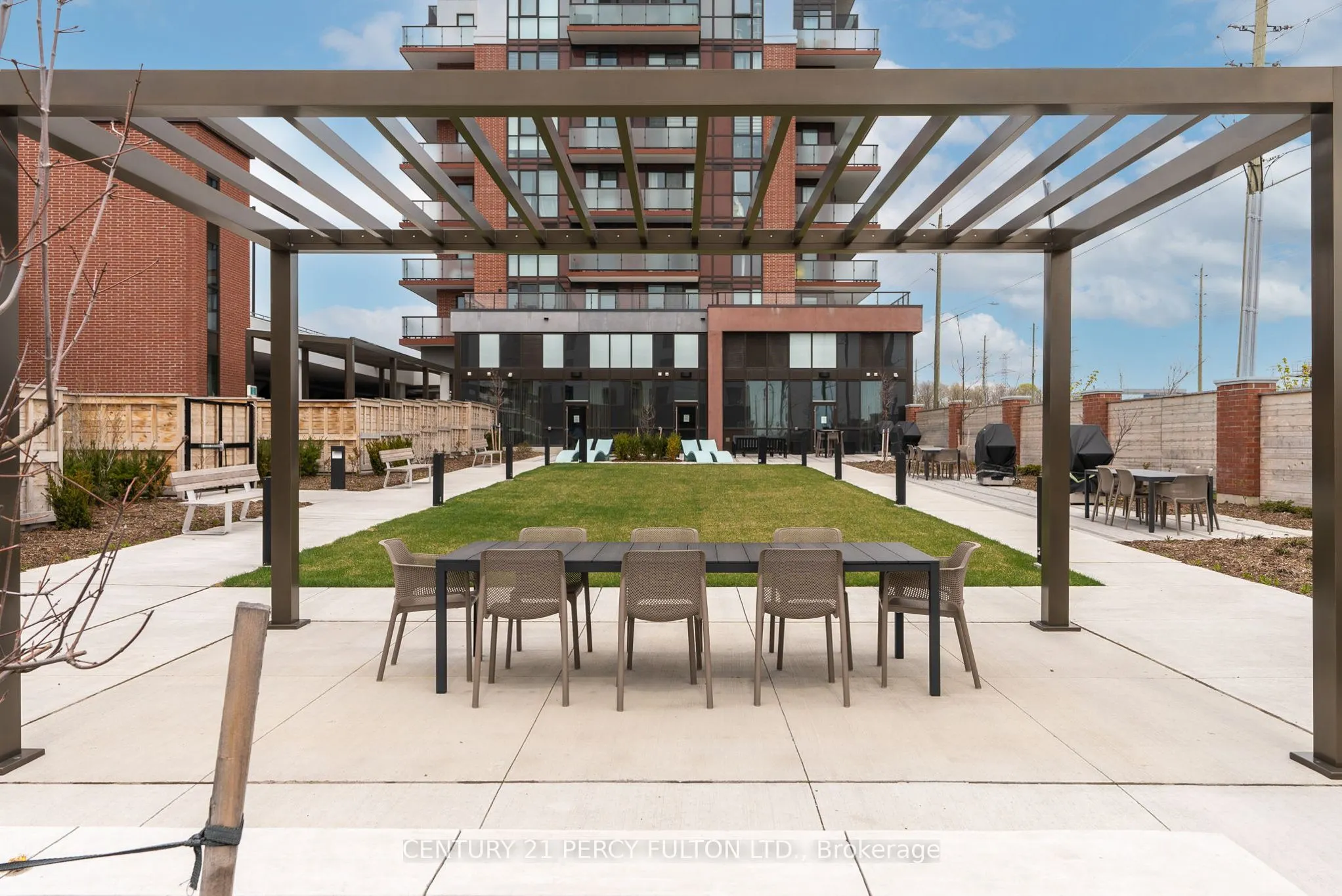 2550 Simcoe Street N, #2509