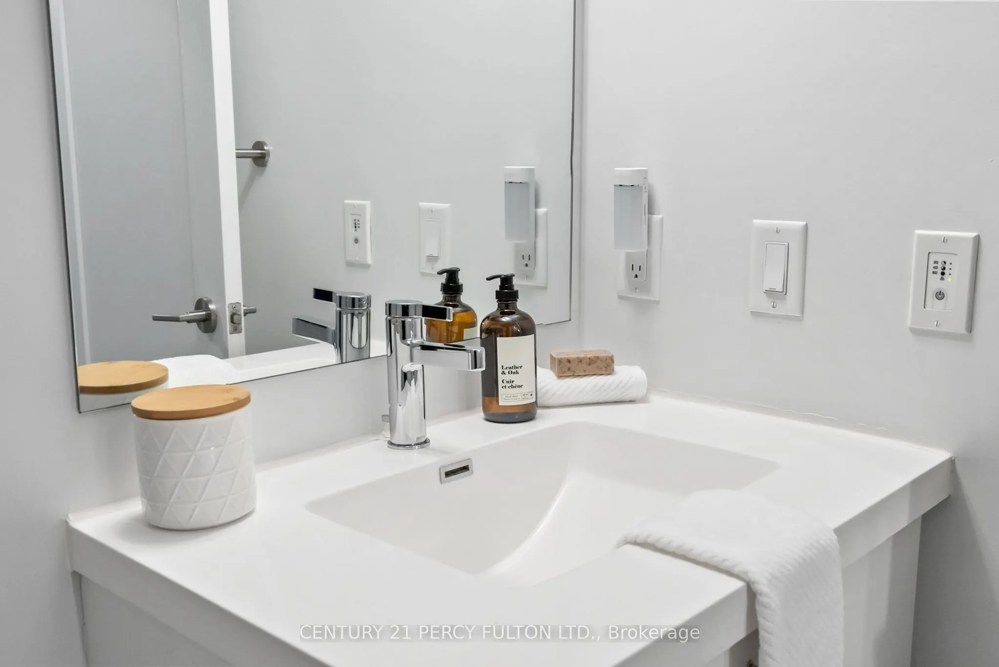 2550 Simcoe Street N, #2509