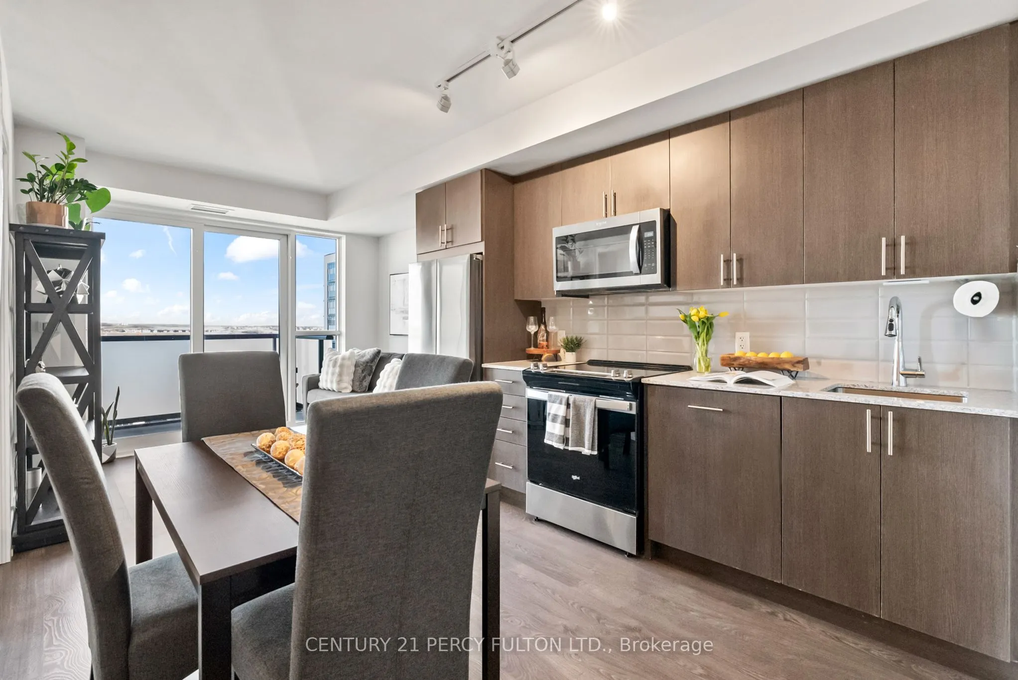 2550 Simcoe Street N, #2509