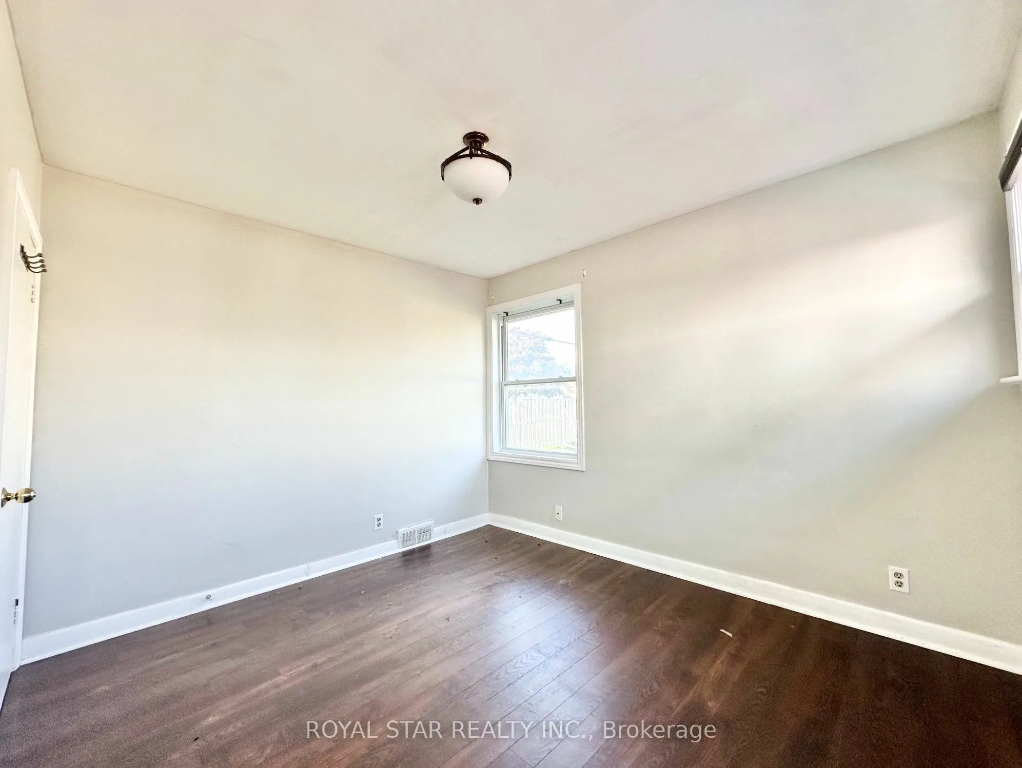 243 Wilson Road S, #Main