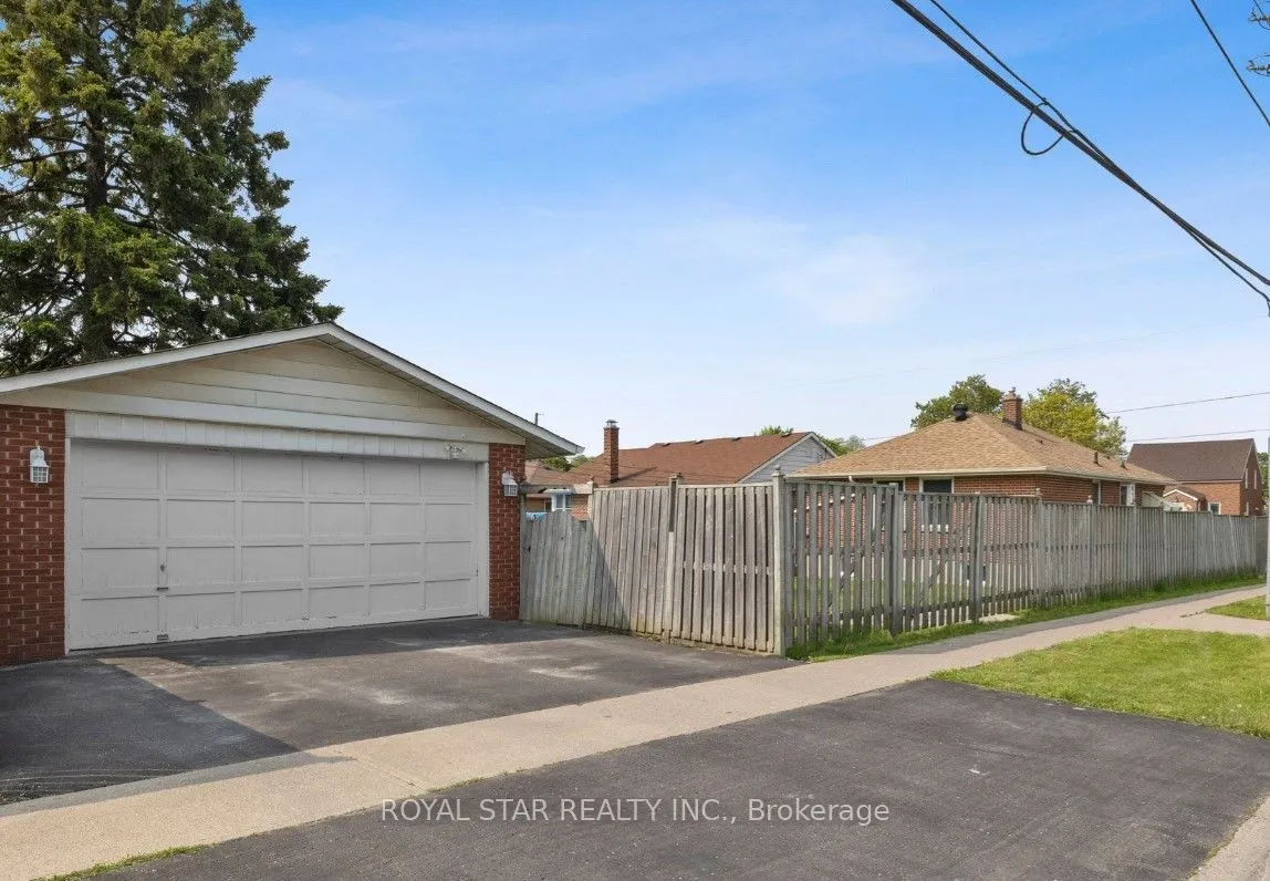 243 Wilson Road S, #Main