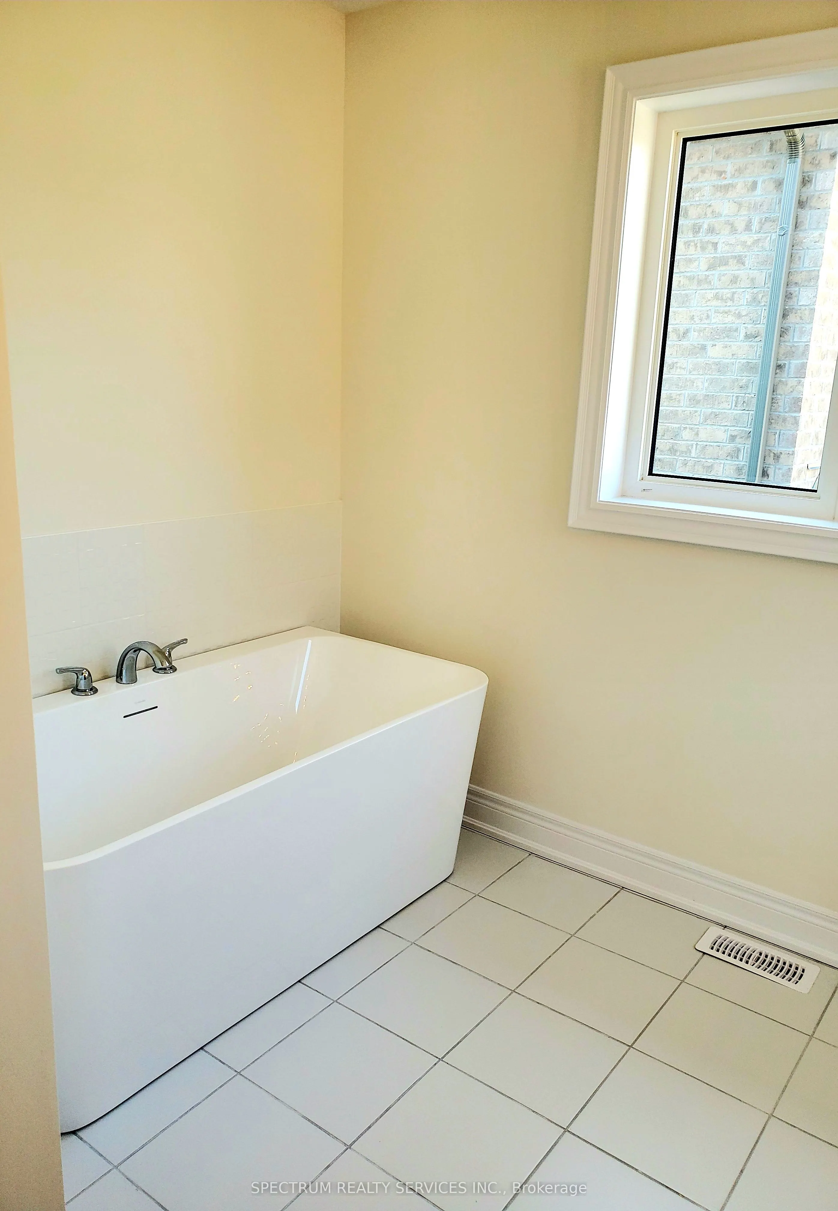 1 Rogerson Street E