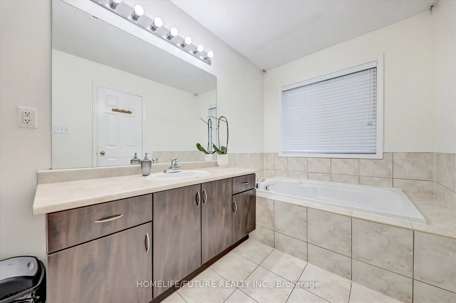 123 Silverwood Circle