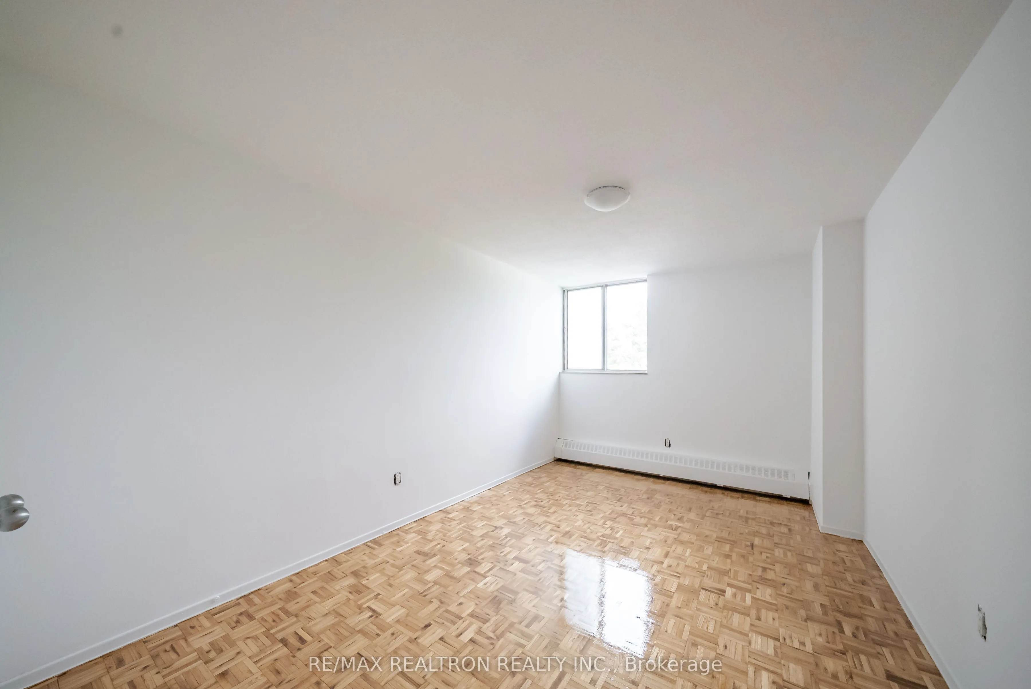 5 Glamorgan Avenue, #1005