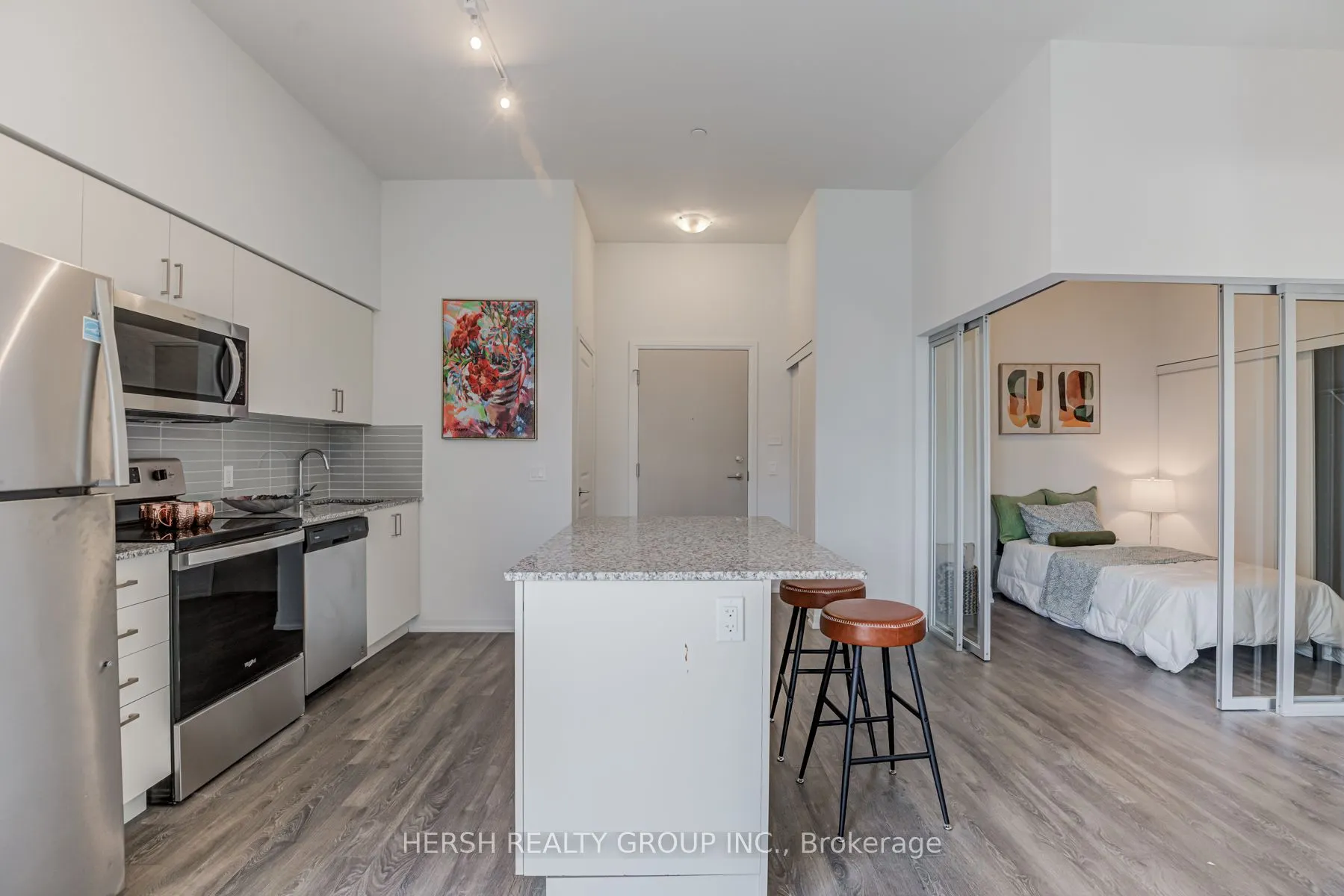 10 Meadowglen Place, #106