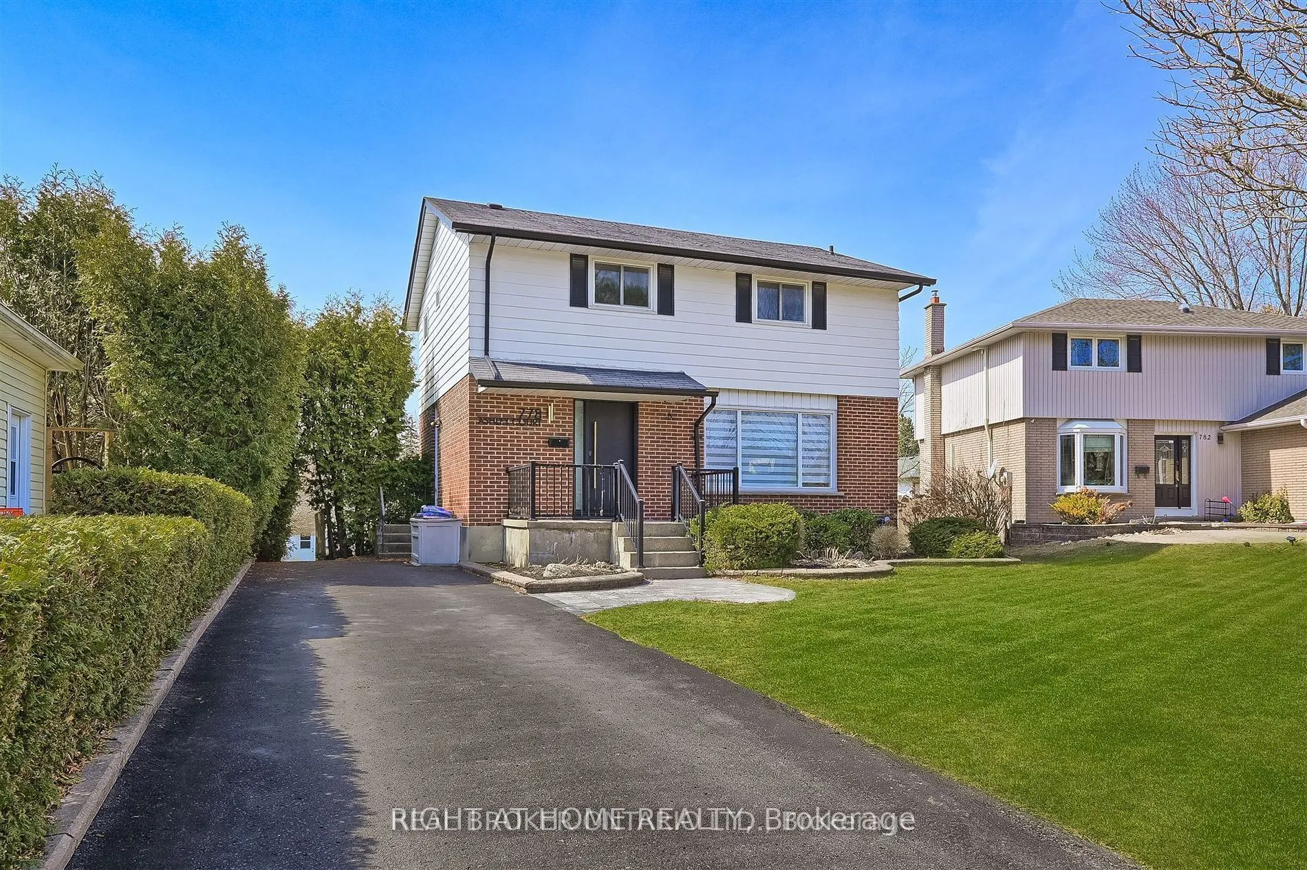 UPPER-778 Ashley Court