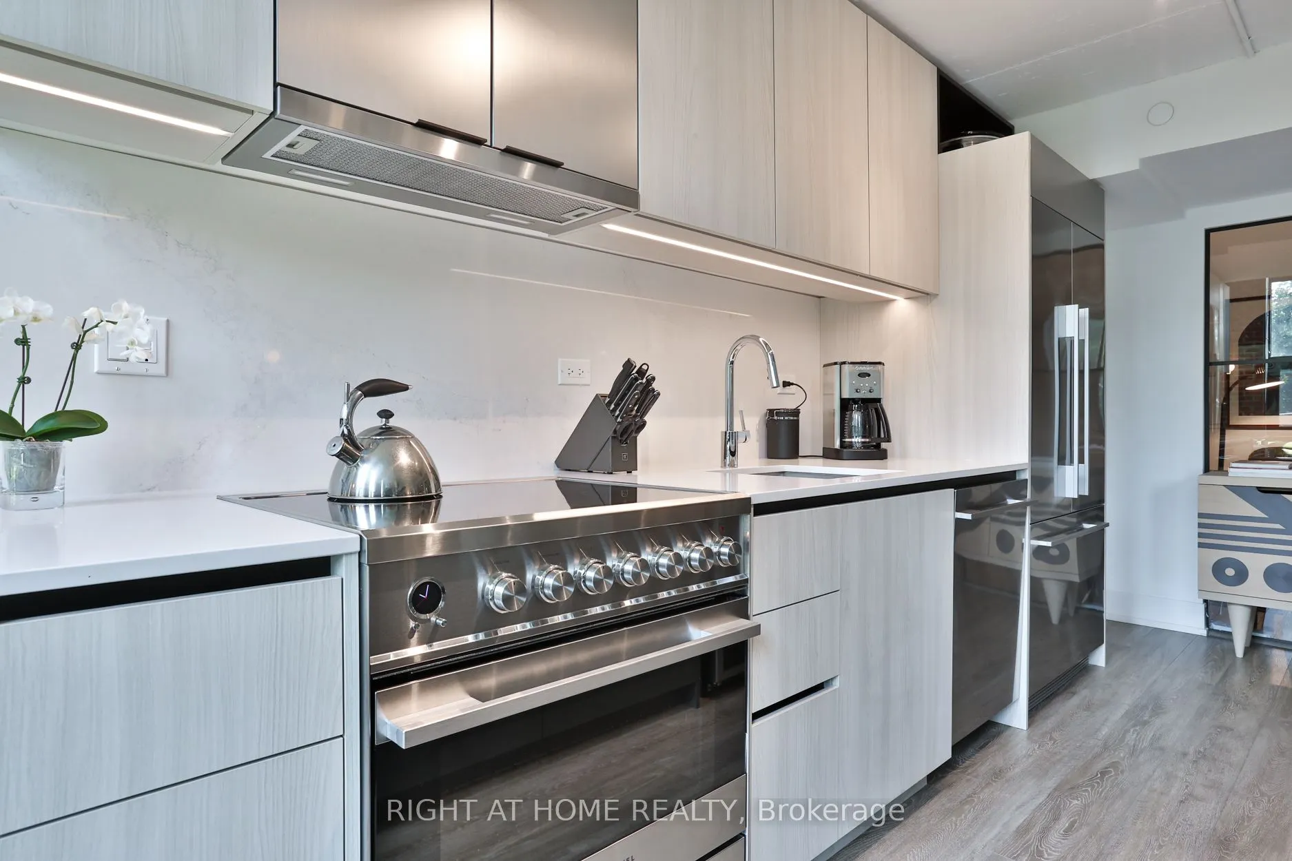 150 Logan Avenue, #409