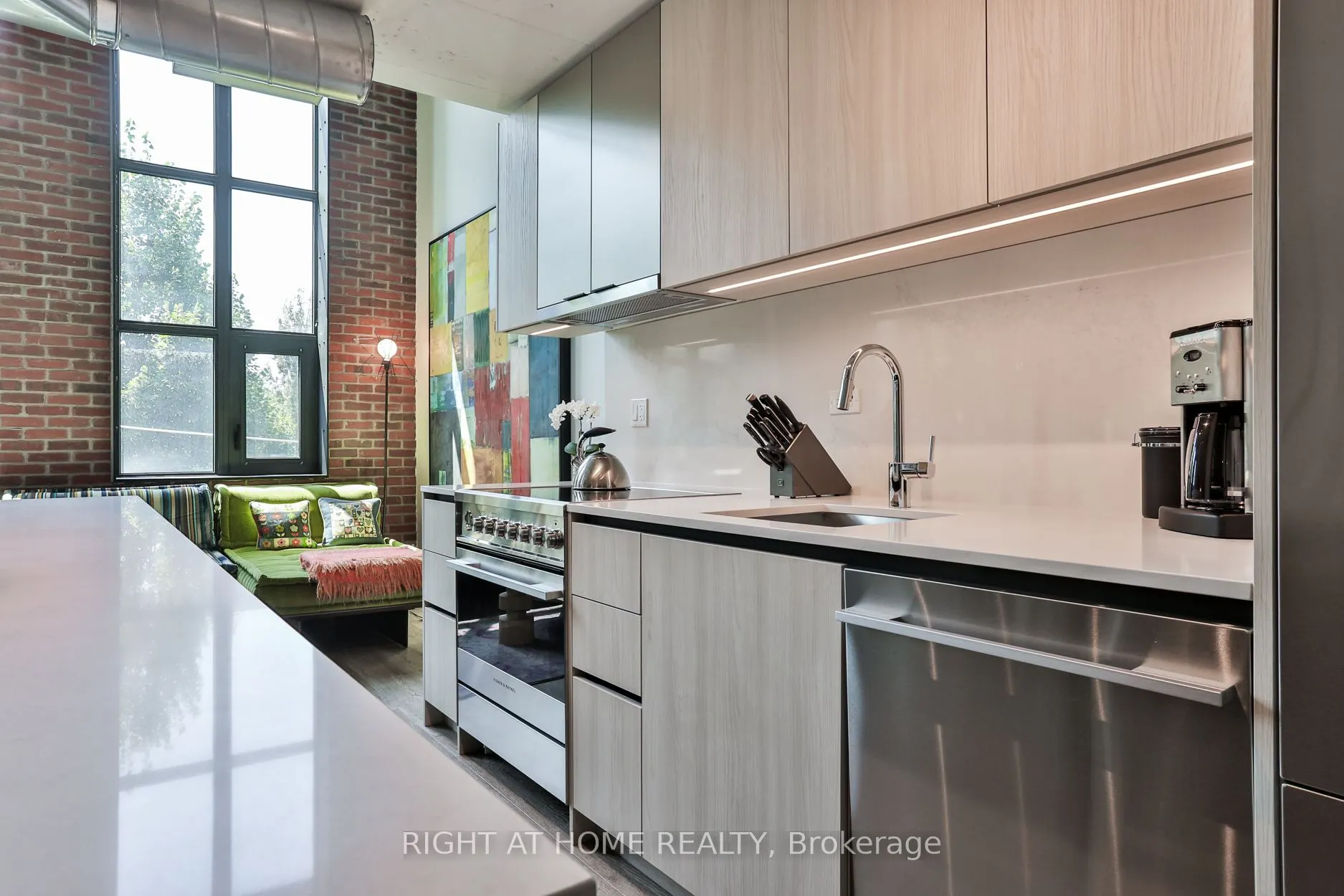 150 Logan Avenue, #409