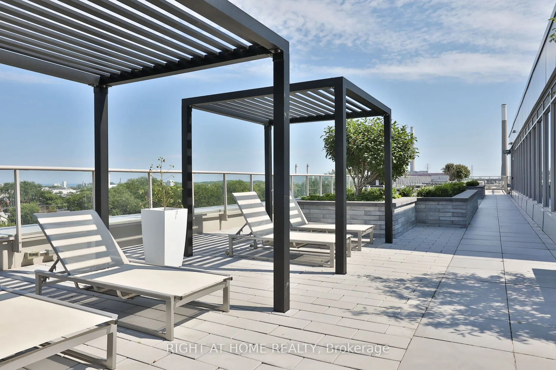 150 Logan Avenue, #409
