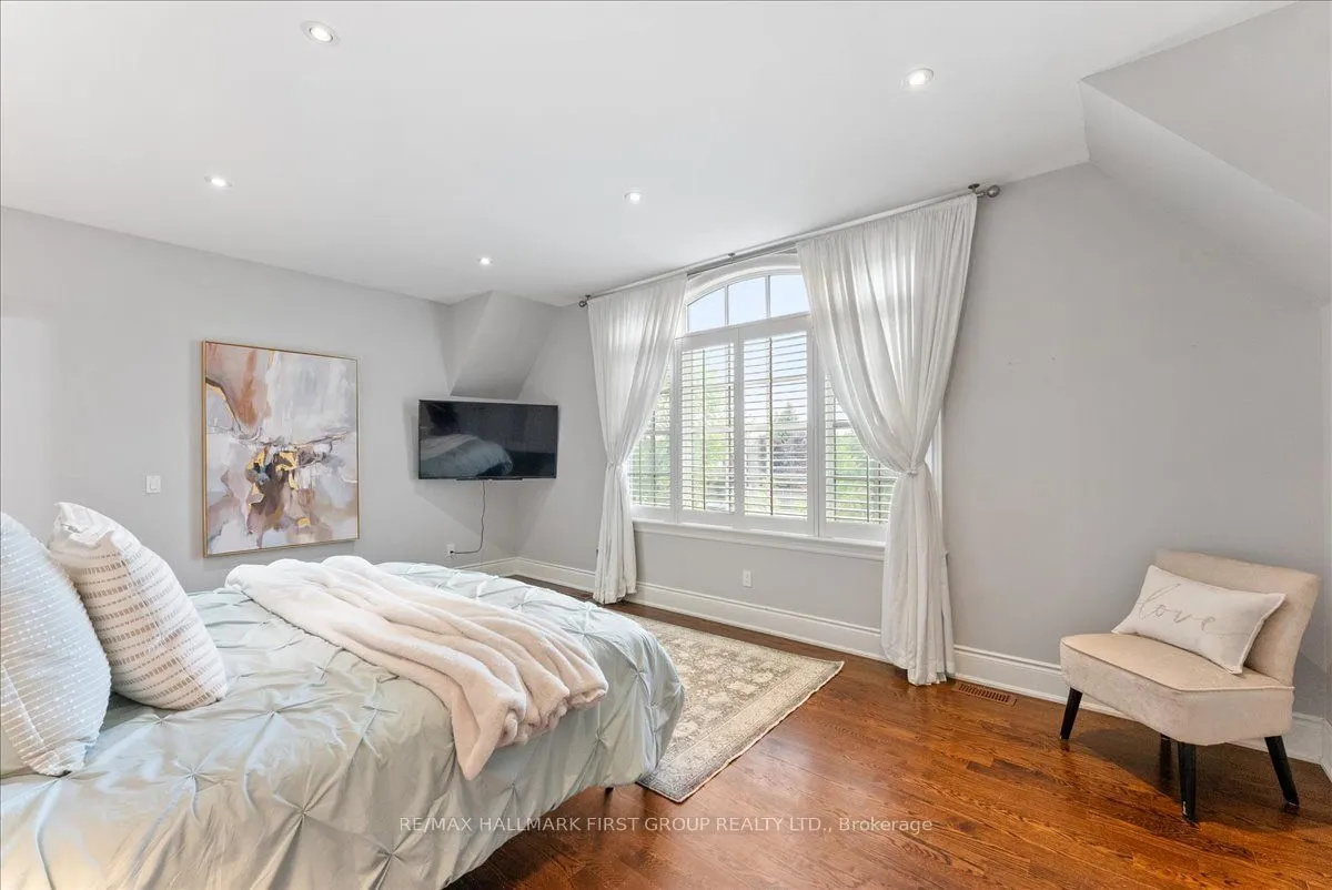 1475 Altona Road