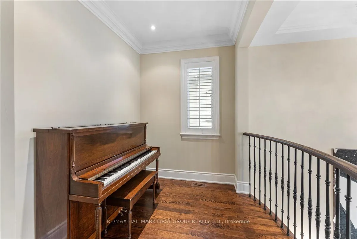 1475 Altona Road
