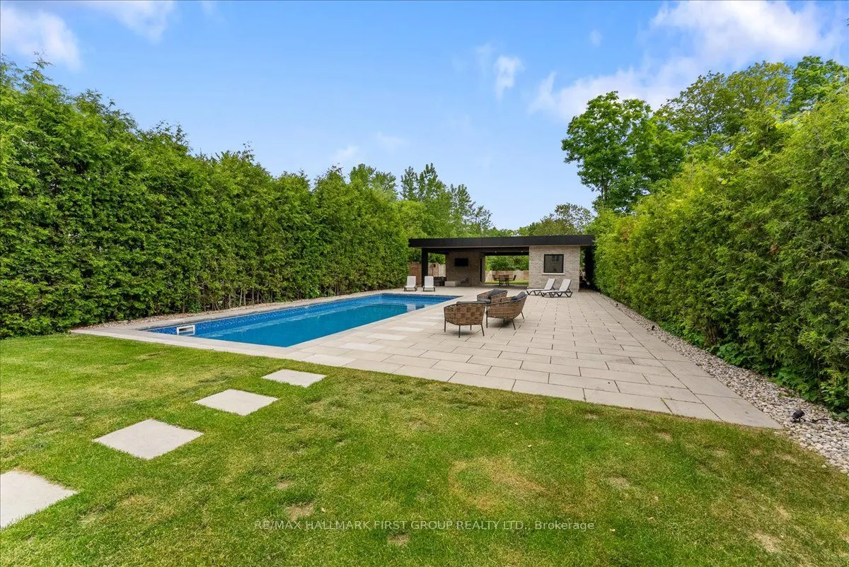 1475 Altona Road