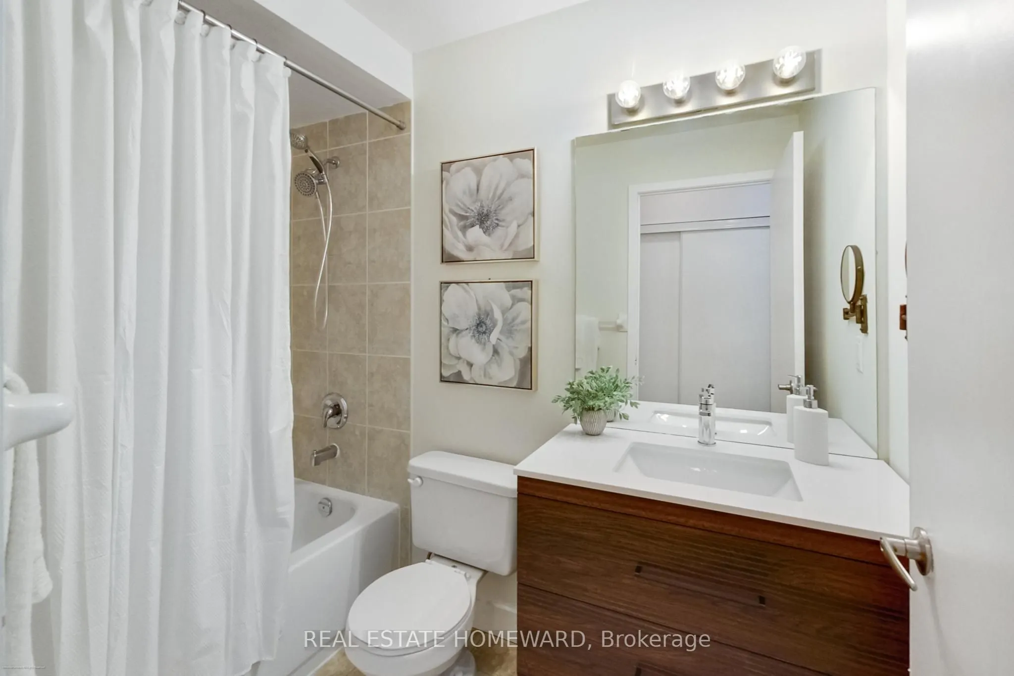 601 Kingston Road, #209