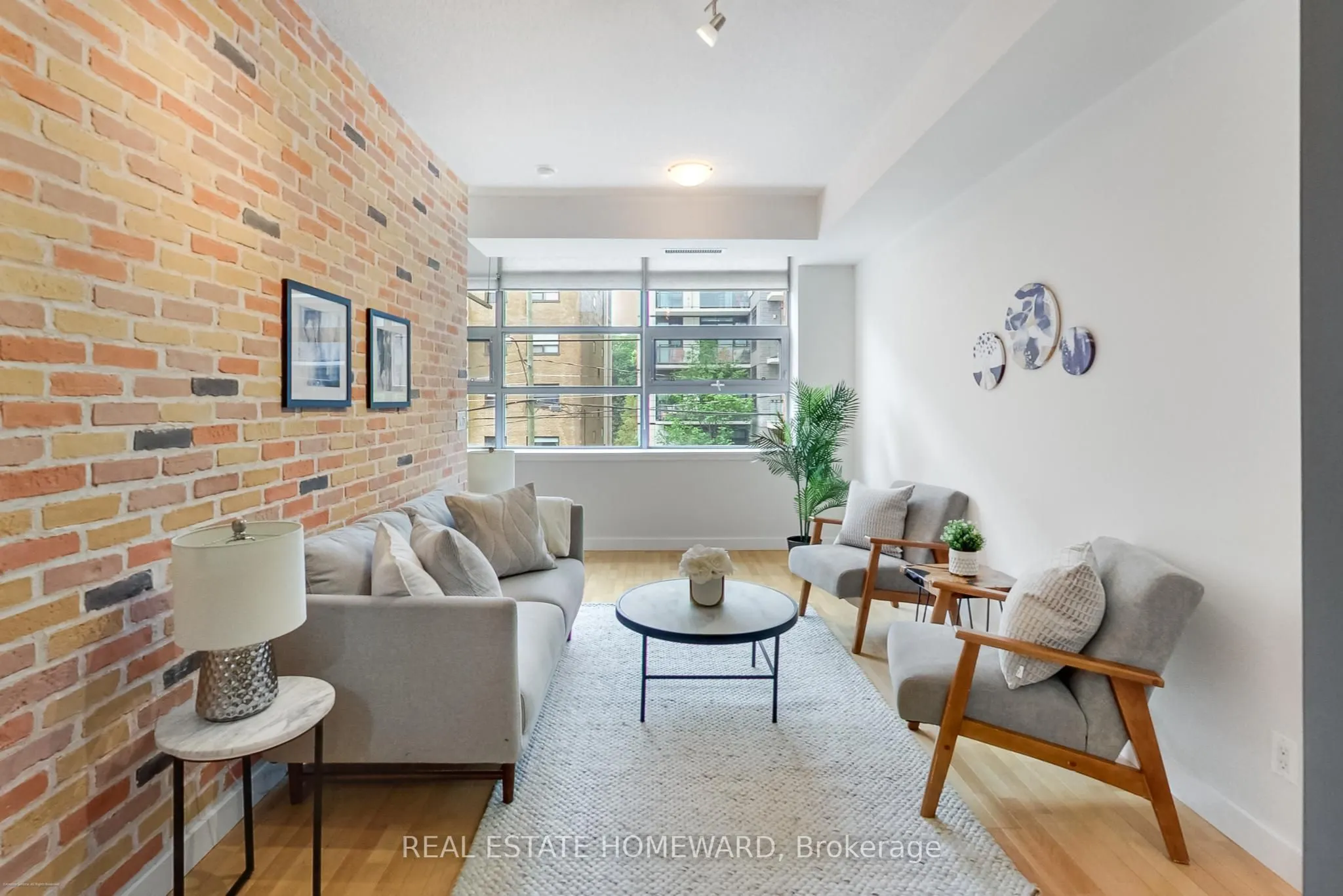 601 Kingston Road, #209