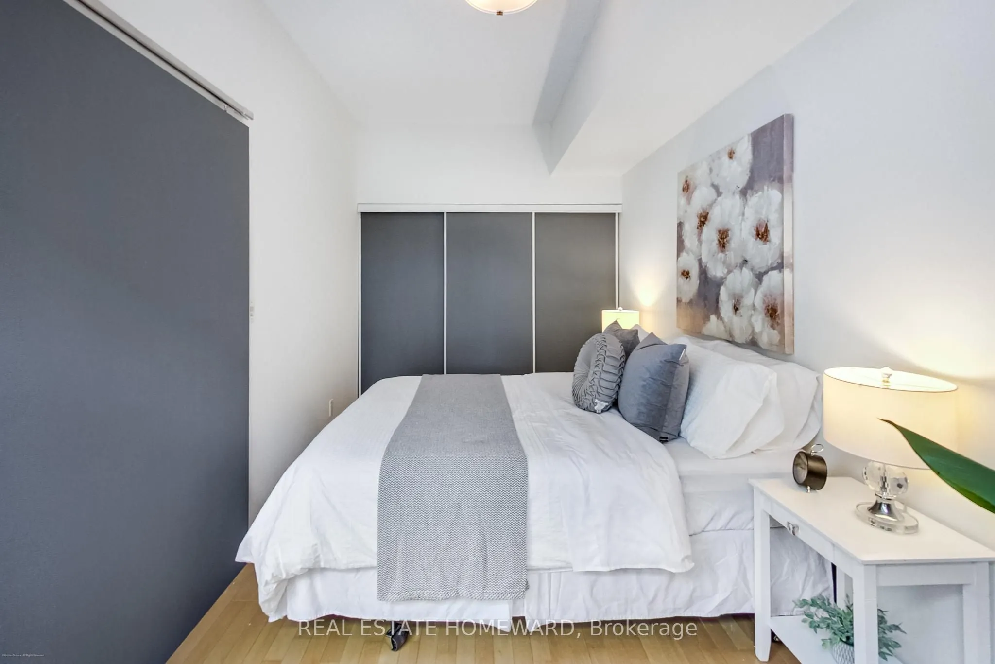 601 Kingston Road, #209