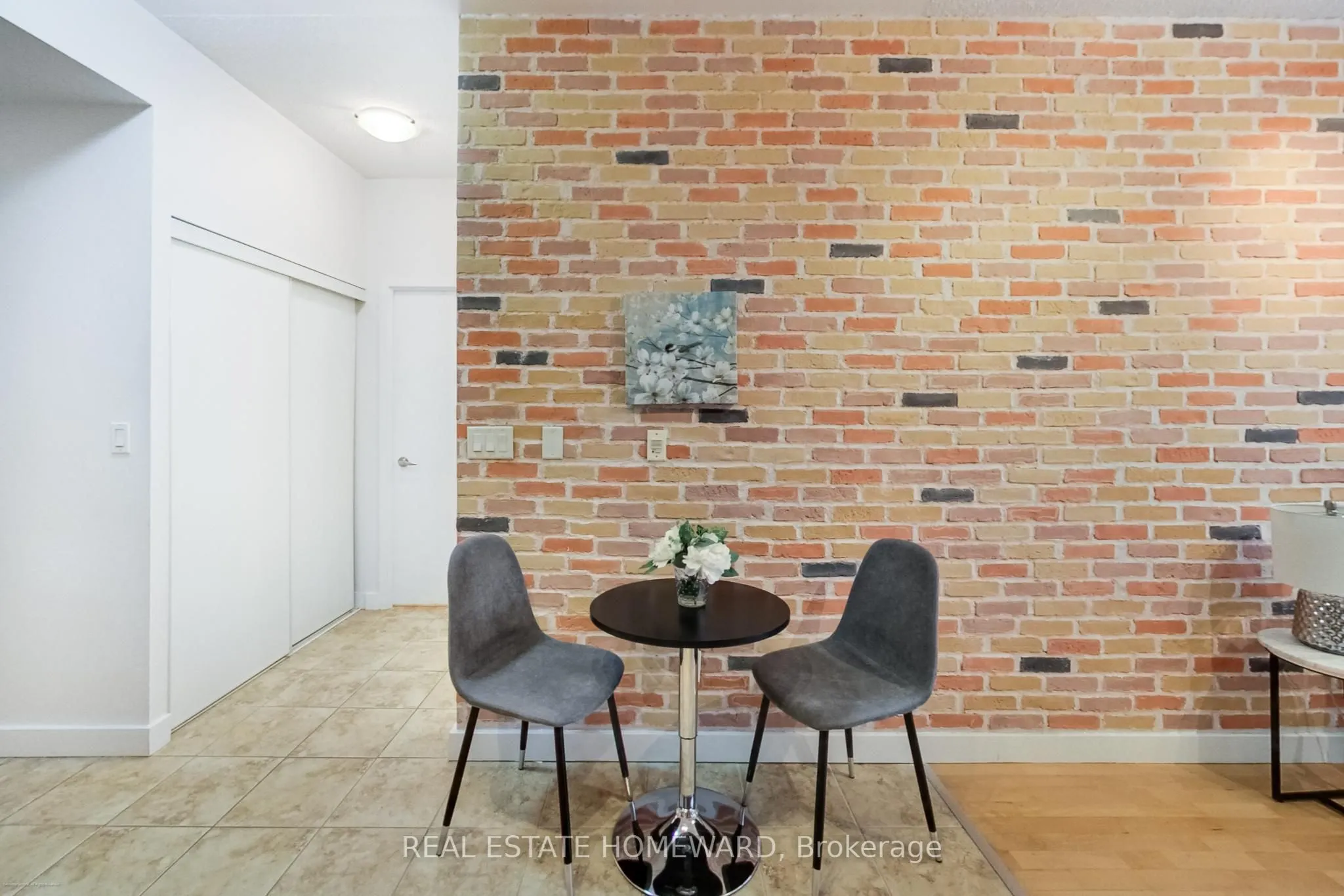601 Kingston Road, #209