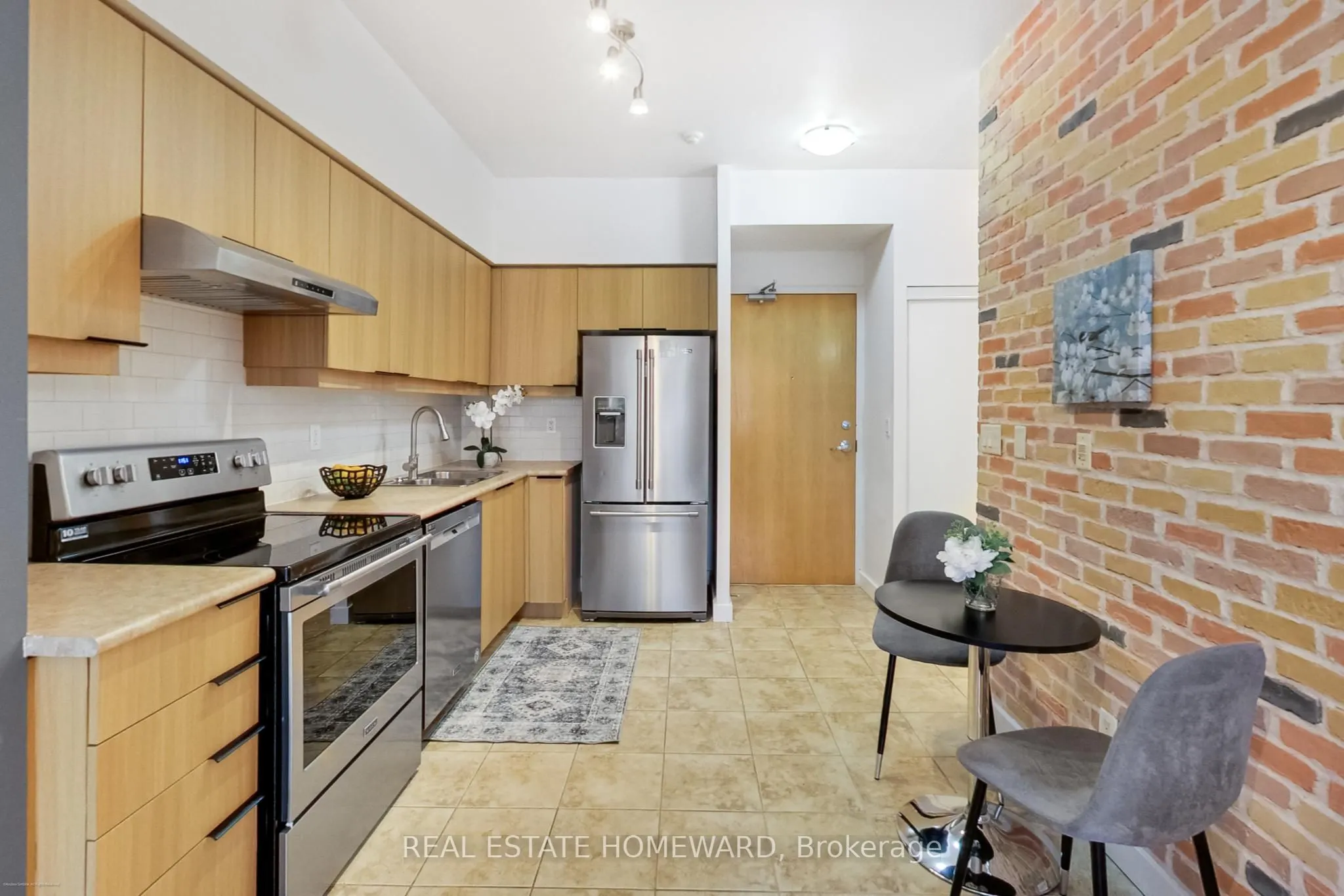 601 Kingston Road, #209