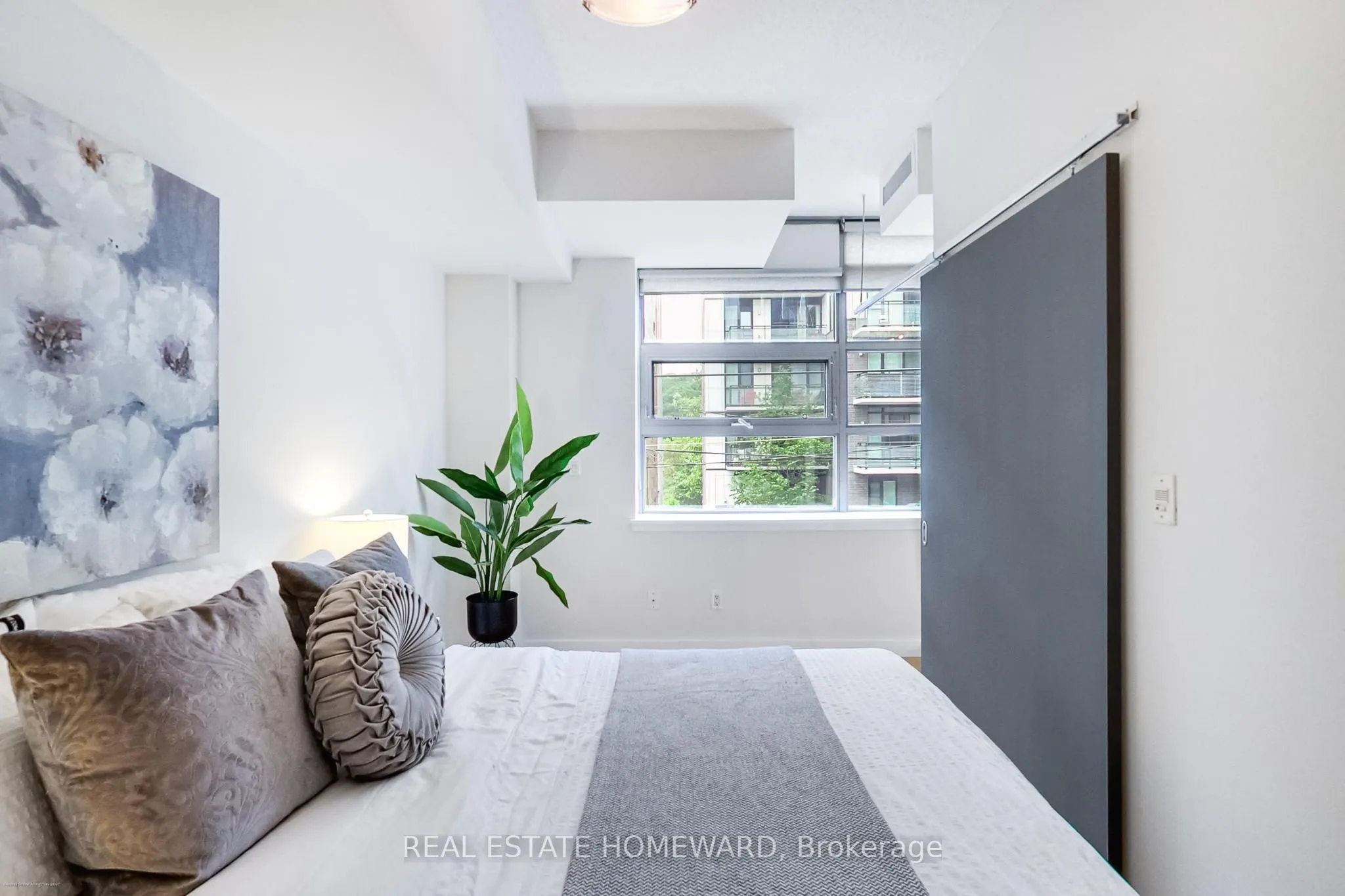 601 Kingston Road, #209